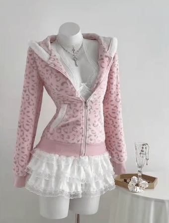 pink jacket - صورة 1