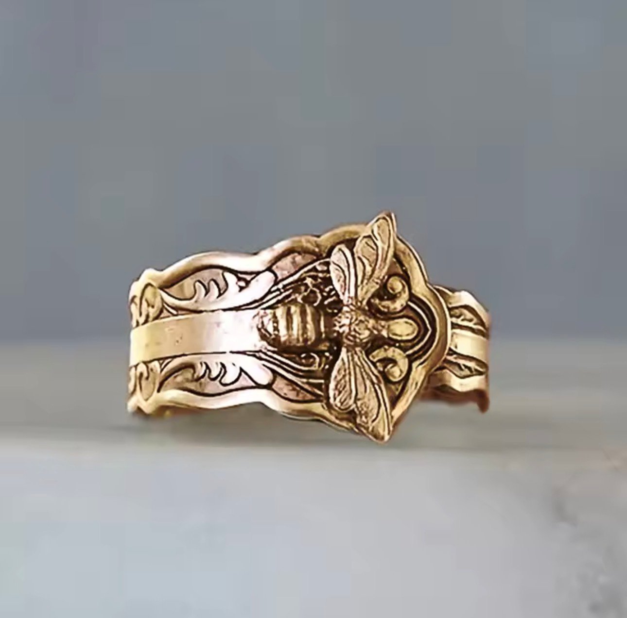 bee ring - صورة 4