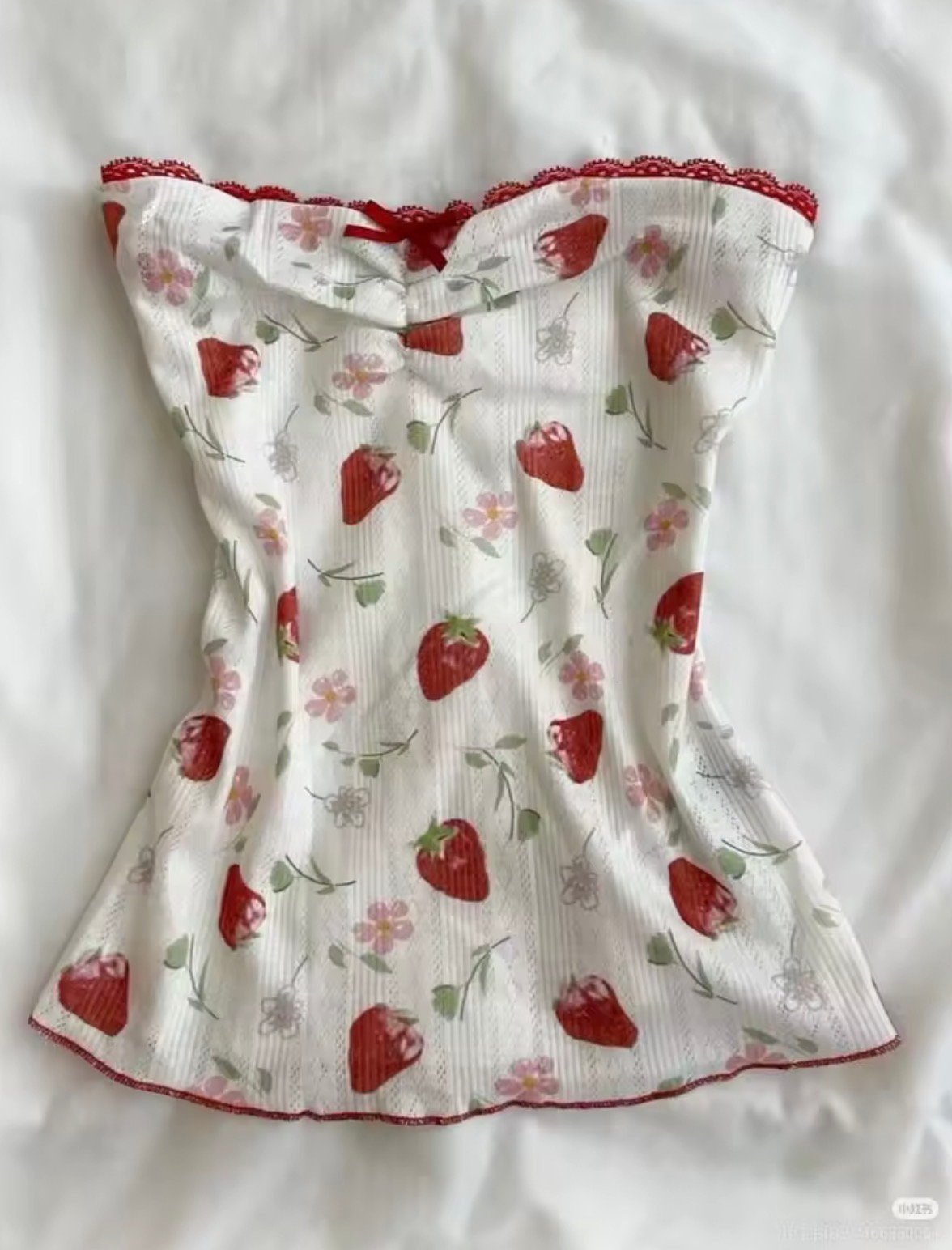 Strawberry top - صورة 1