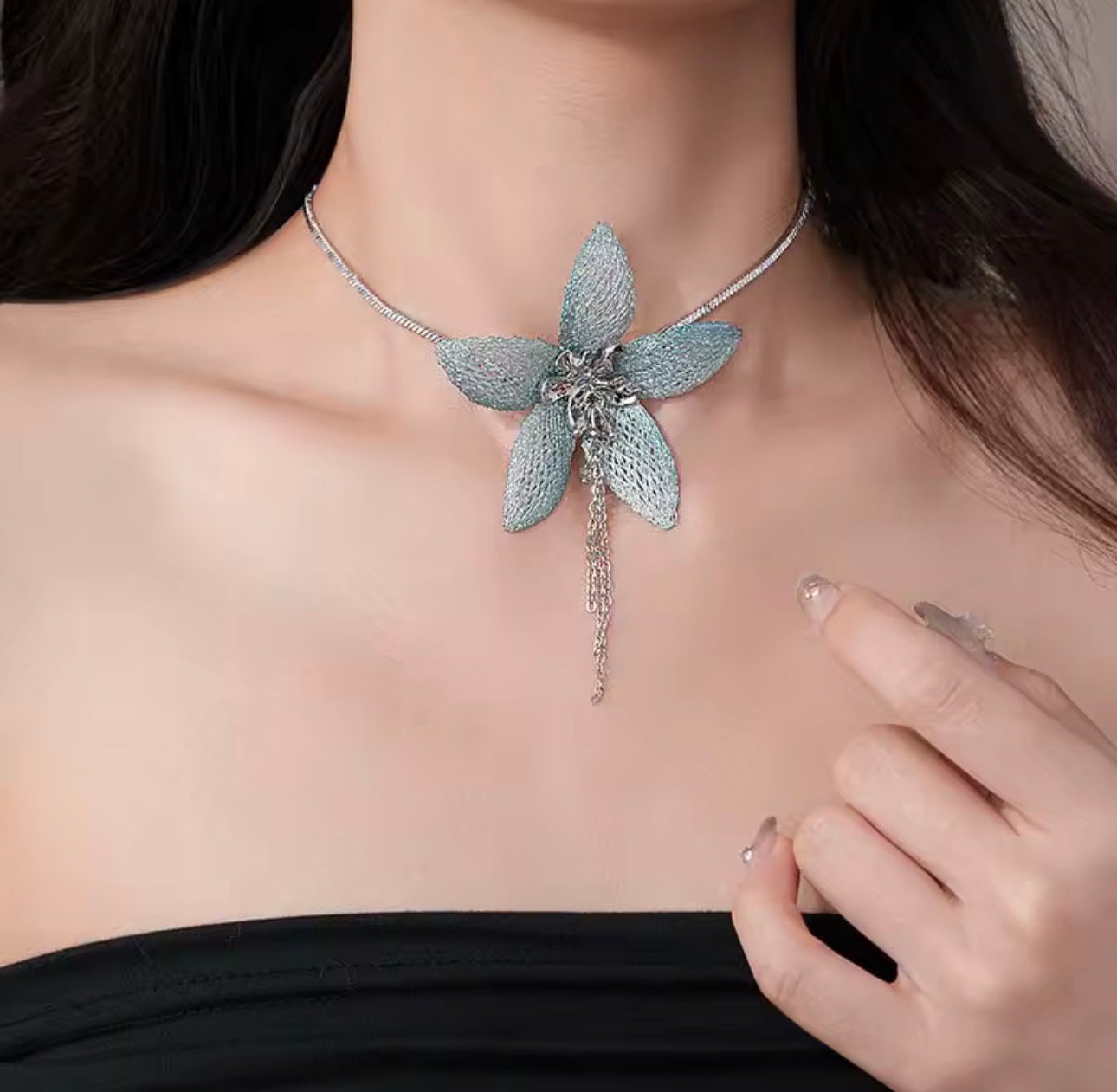 Flower necklace - Image 2