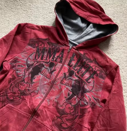 red jacket - Image 2