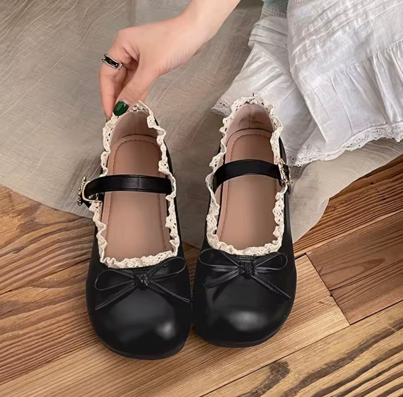Vintage shoes - صورة 4