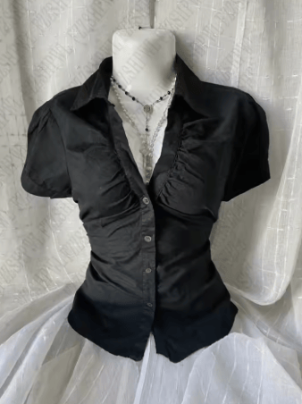 black shirt - صورة 1