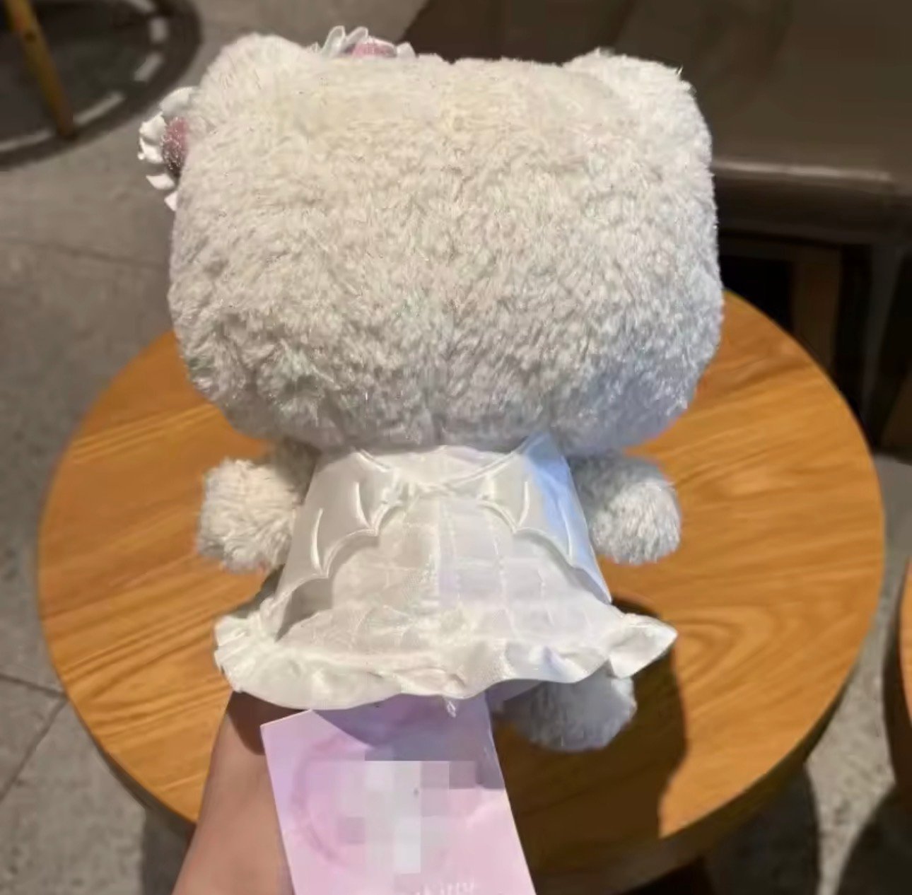 Hello kitty plush - صورة 2
