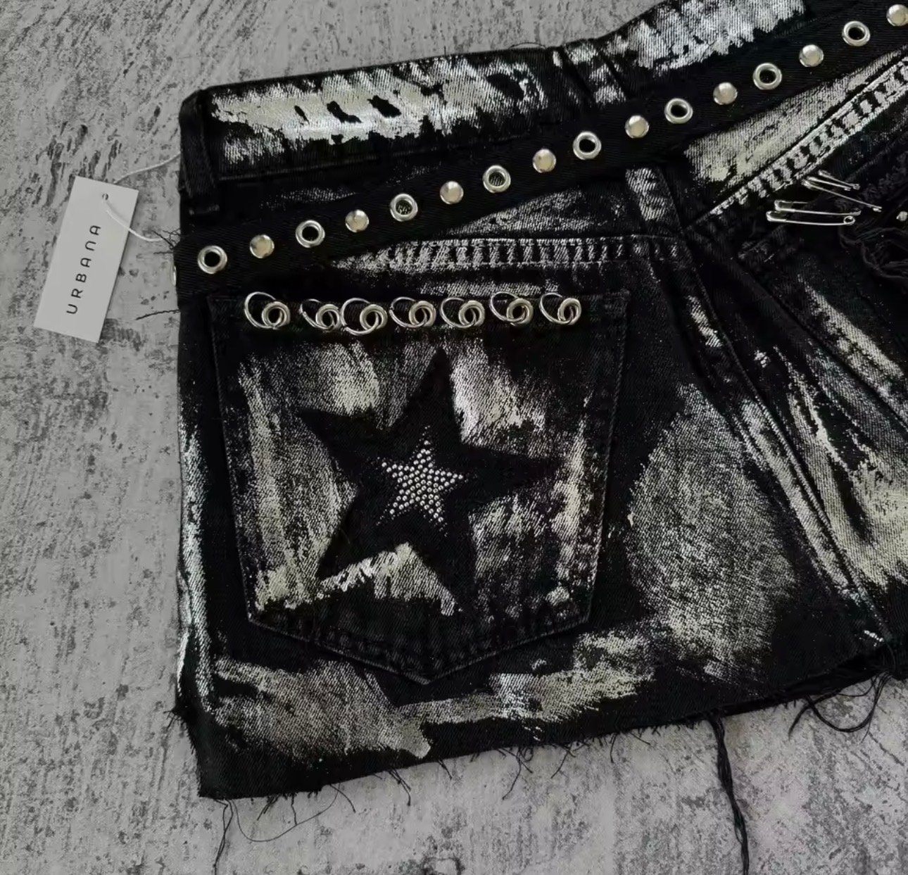Mini skirt - صورة 5