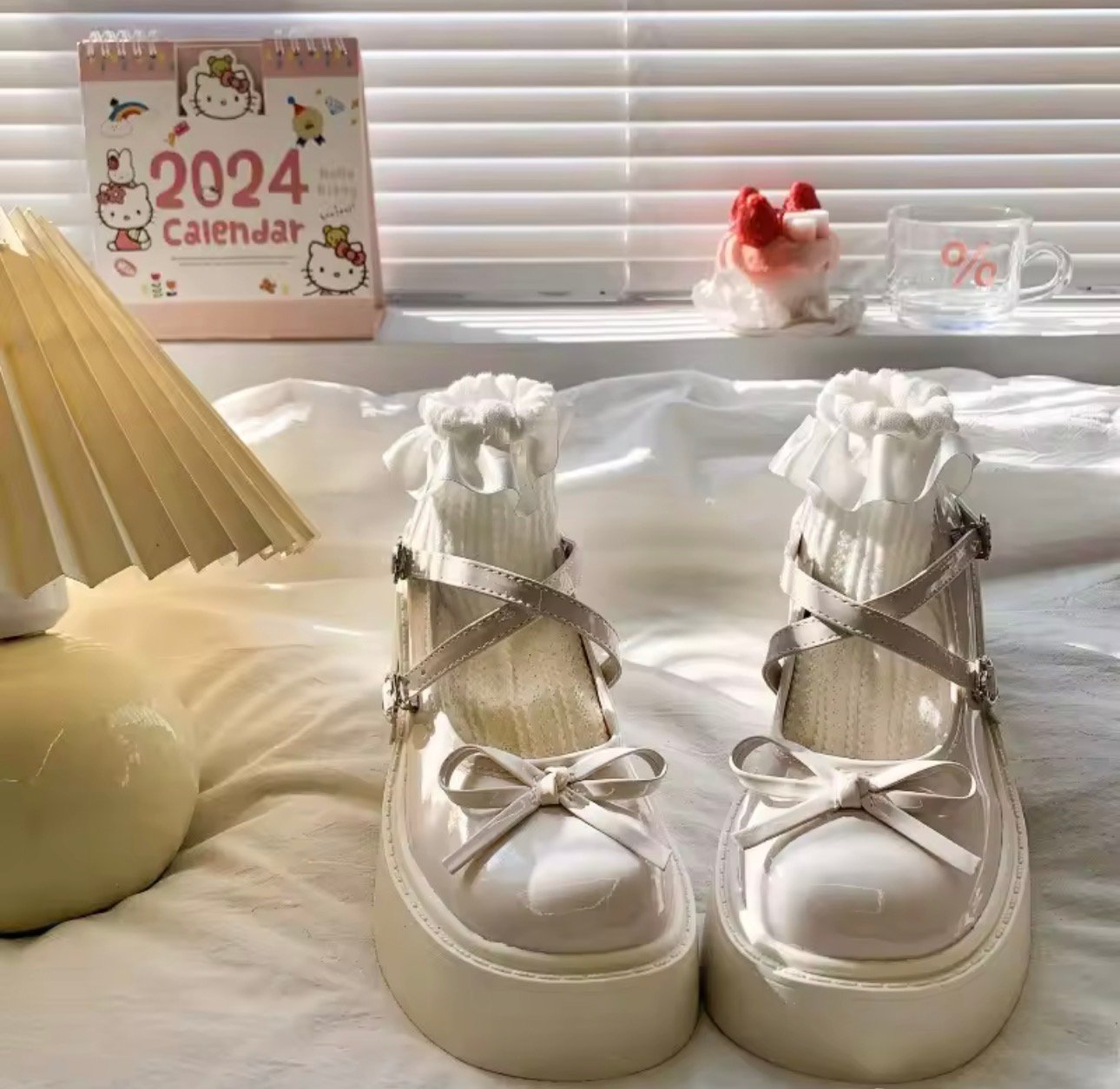 Y2 shoe - صورة 2
