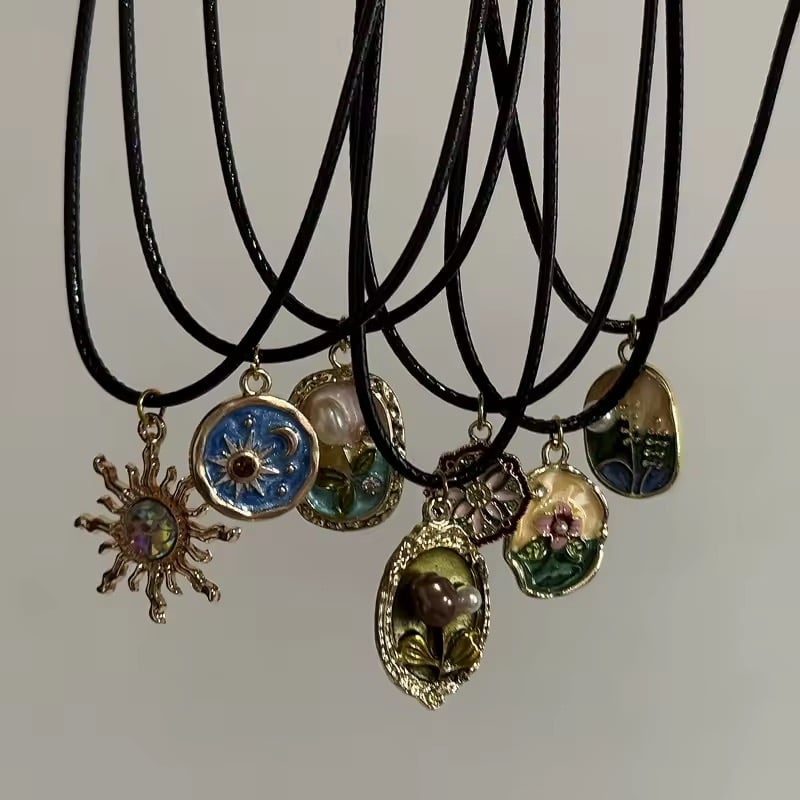Necklace - صورة 2