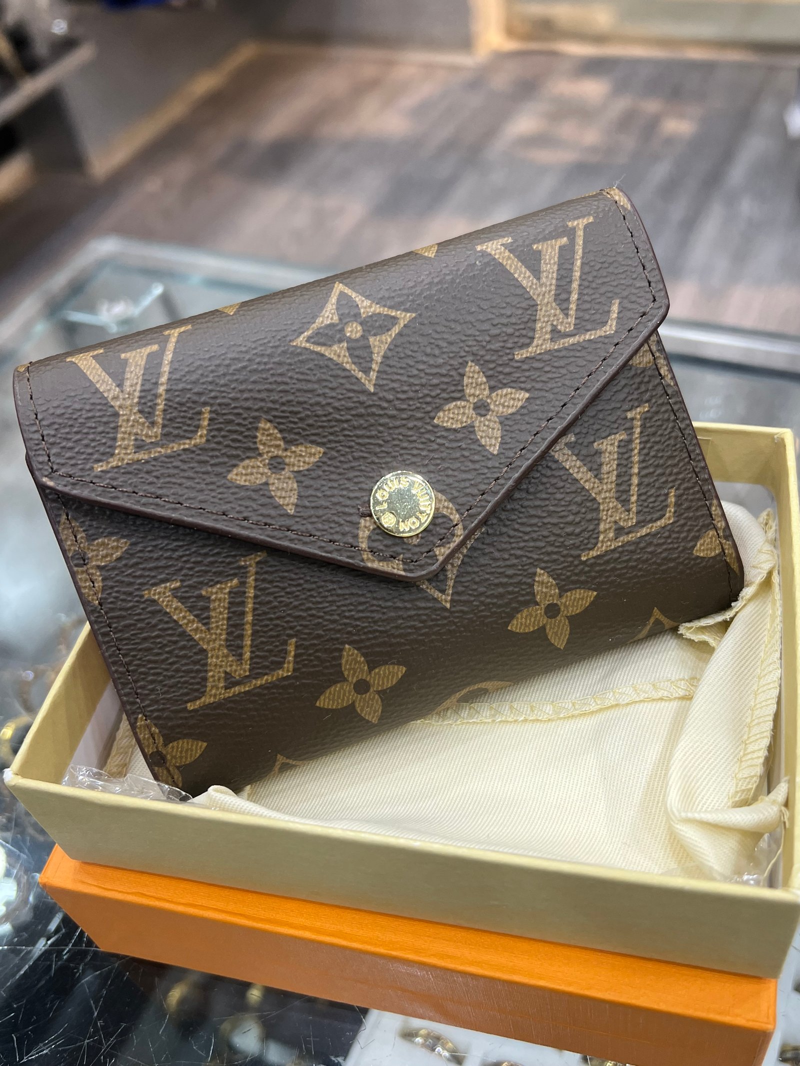 L*V wallet Brown  - صورة 1