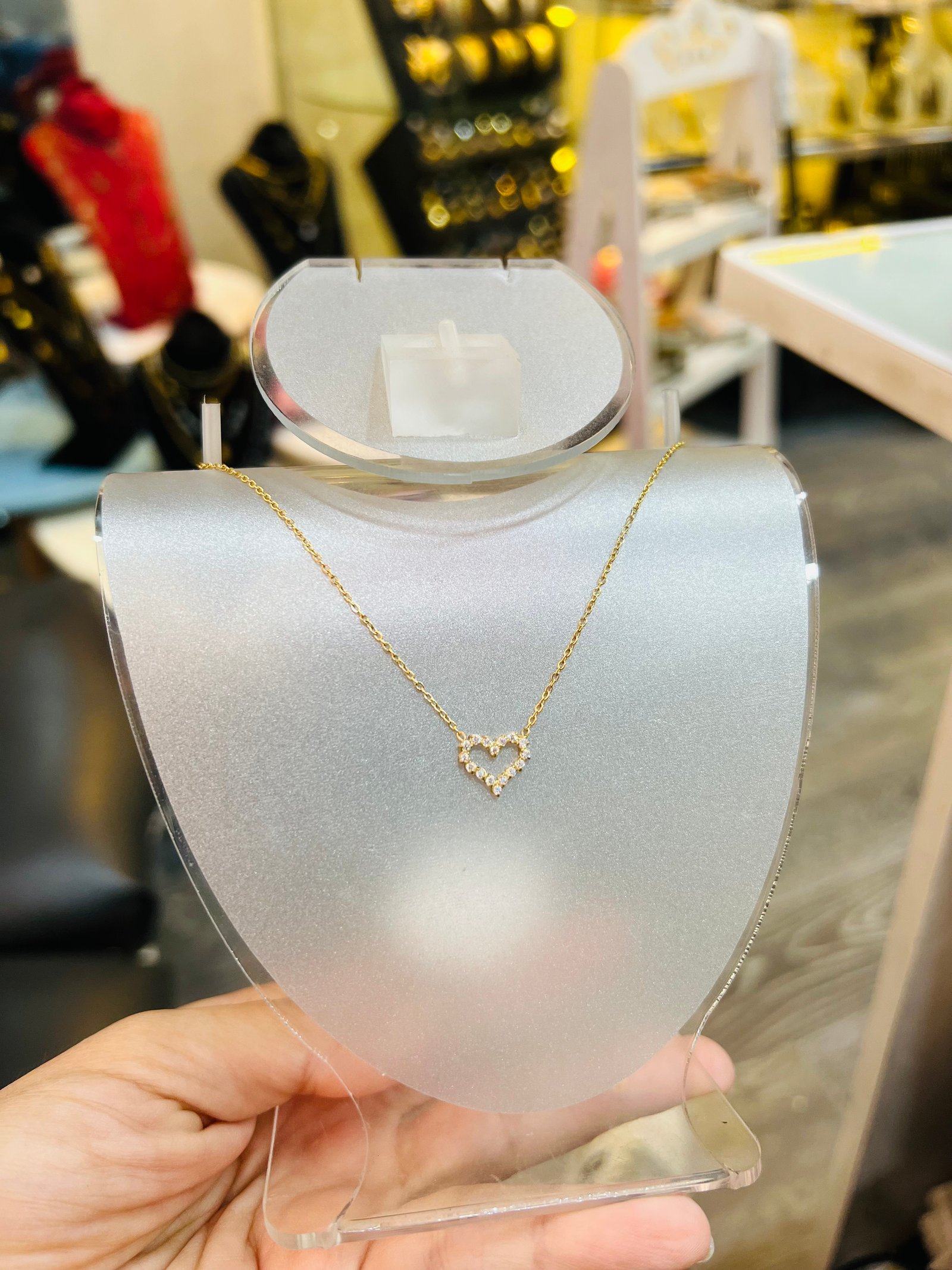 Gold heart 💛 necklace  - Image 1