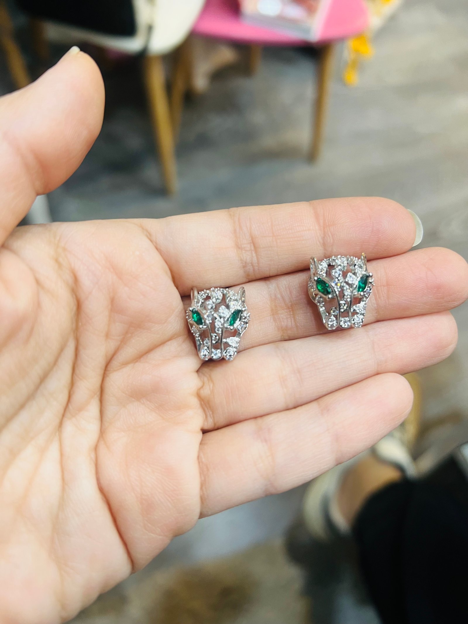 Tiger earring Silver color  - صورة 1