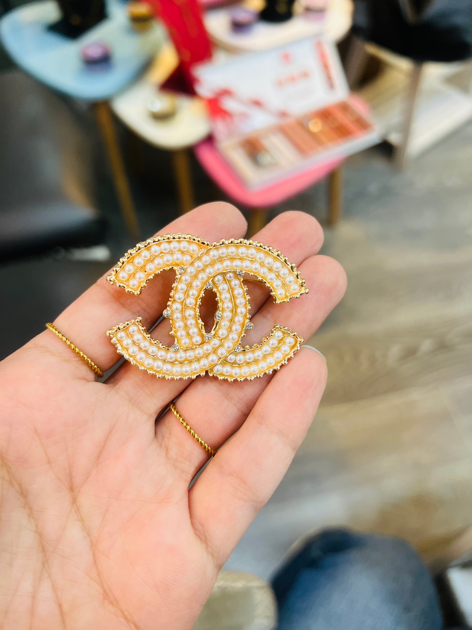 Gold chn*l brooch 6 - Image 1