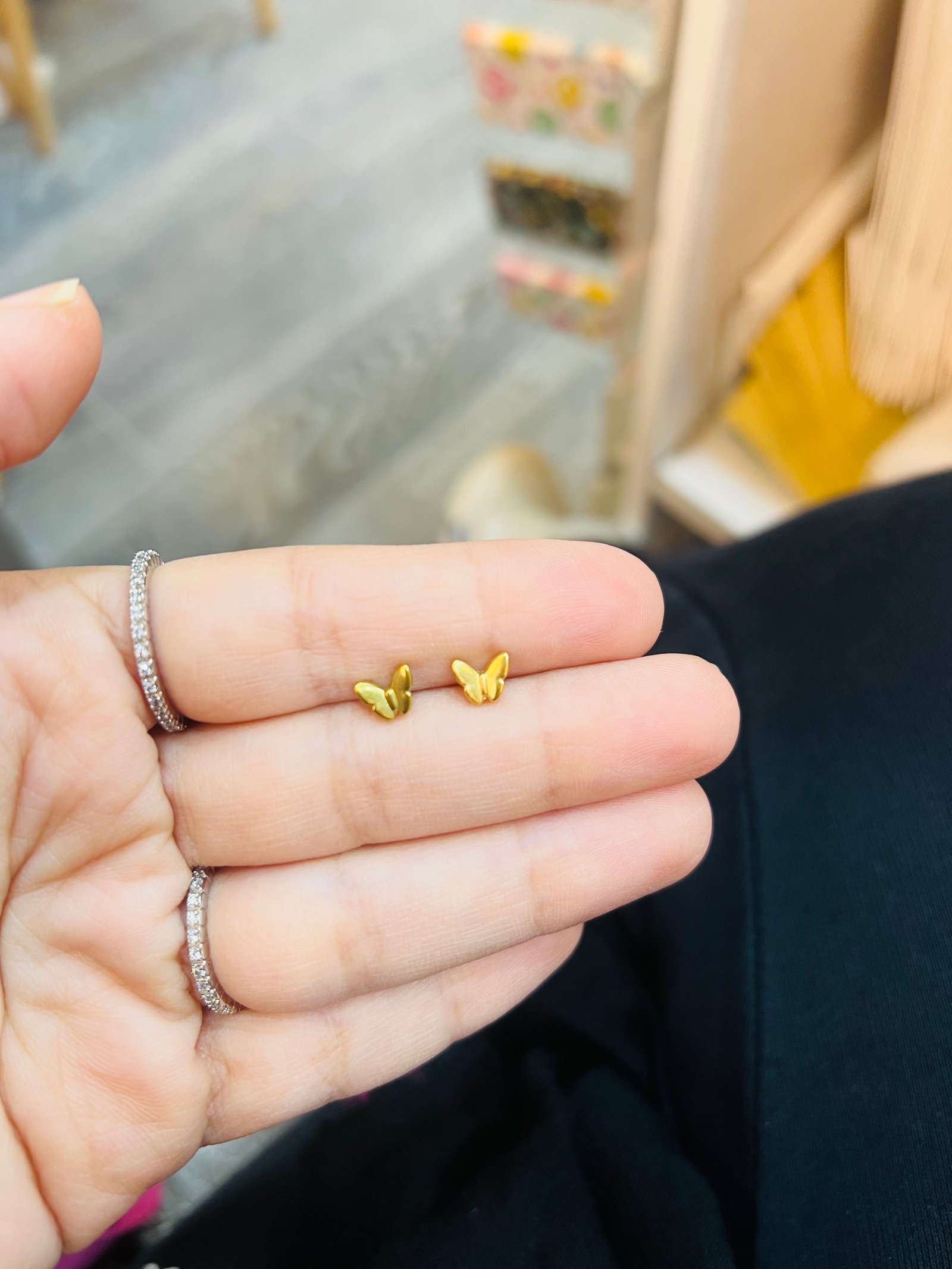 Butterfly earring - Image 1