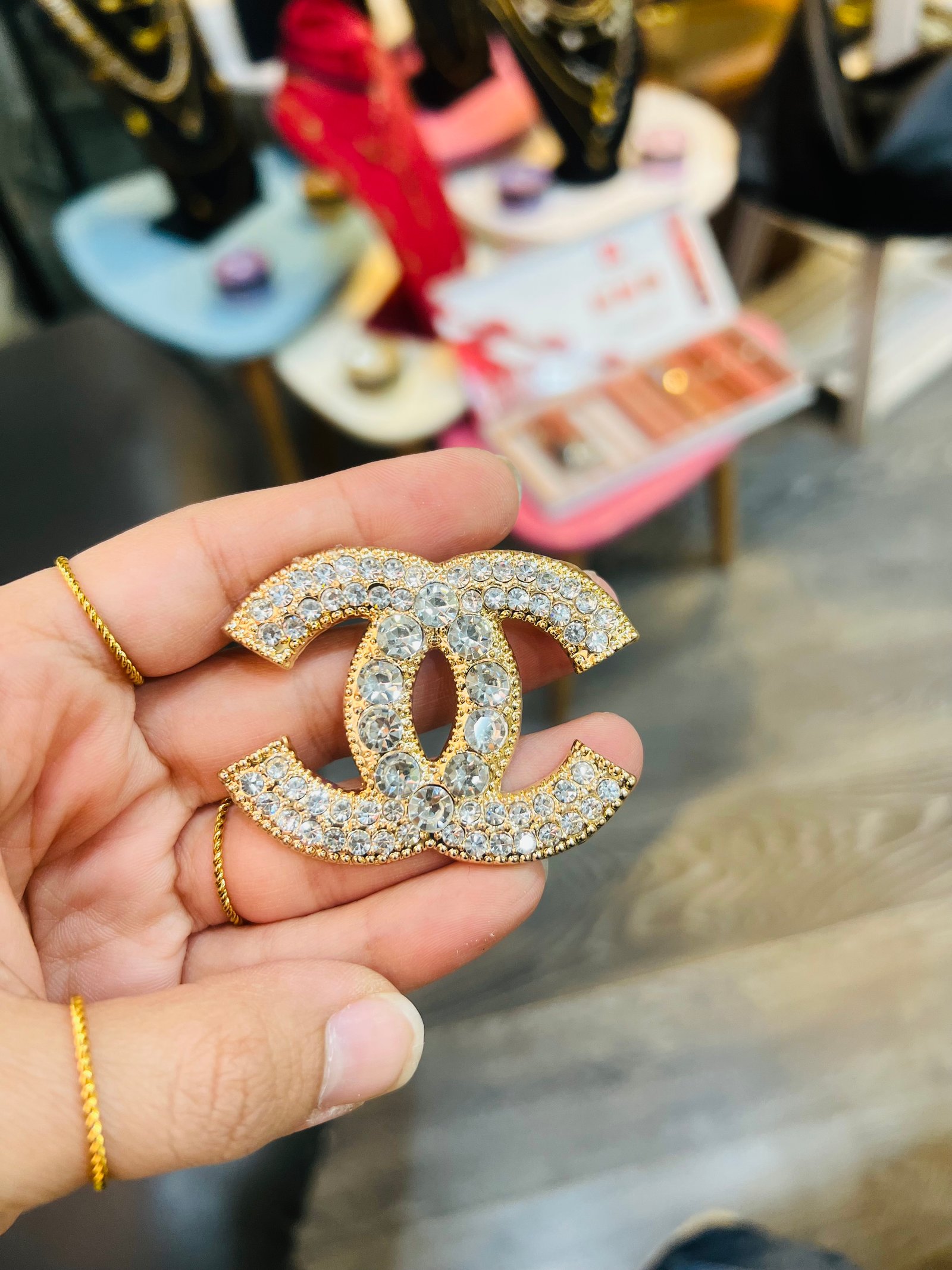 Gold chan*l brooch 3 - Image 1