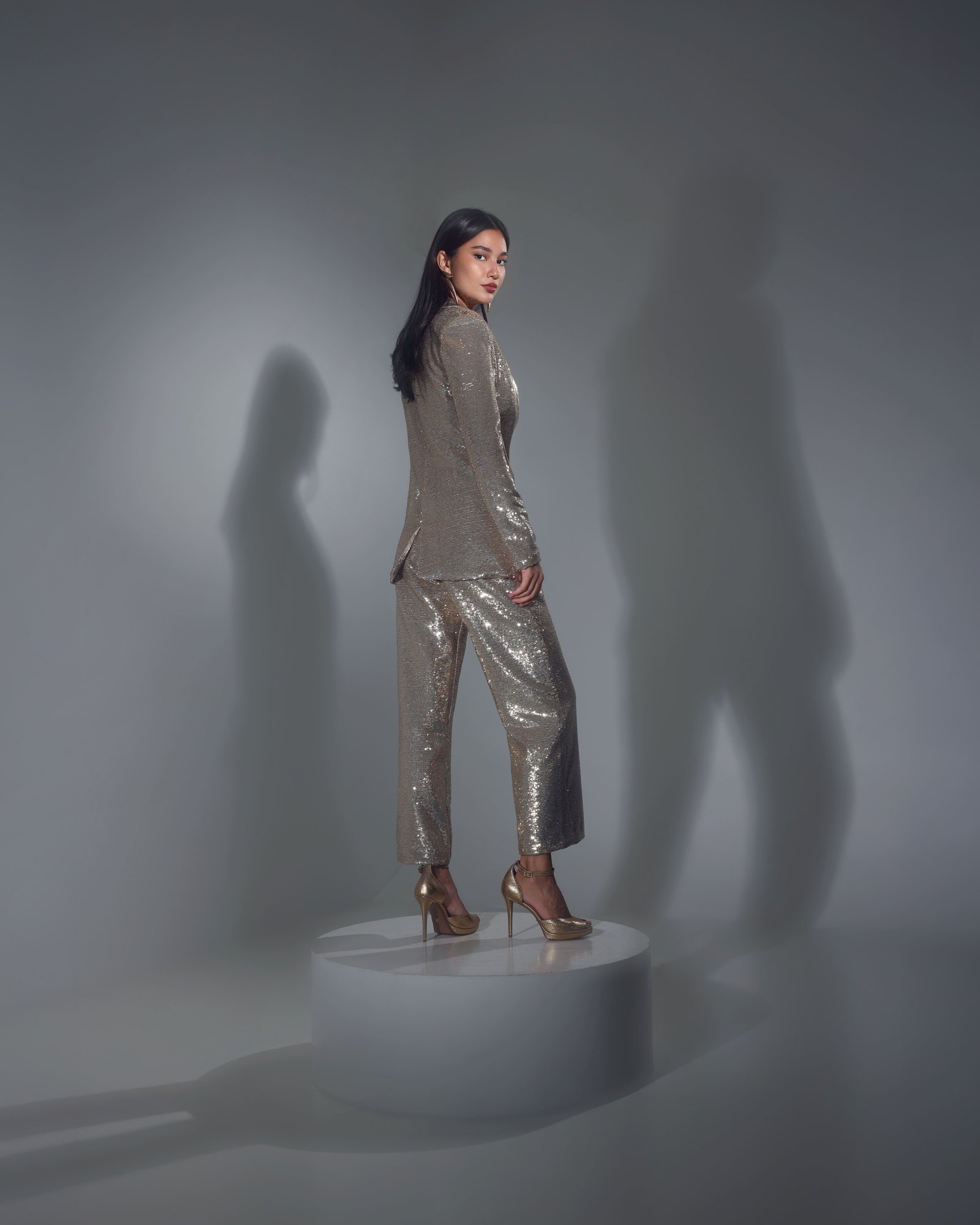 sequins suit - صورة 6