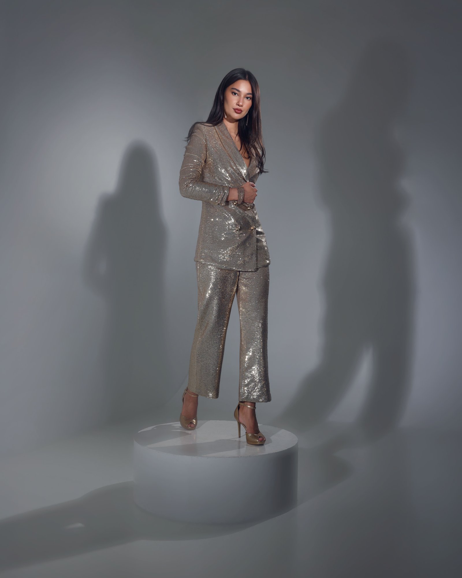 sequins suit - صورة 9