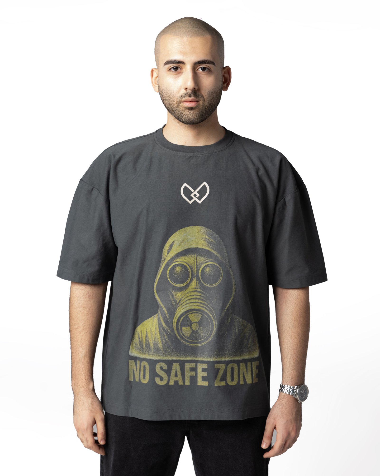 gray t-shirt - صورة 1