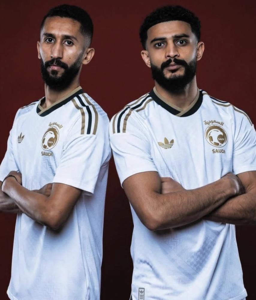 طقم المنتخب السعودي الأبيض الجديد - صورة 1