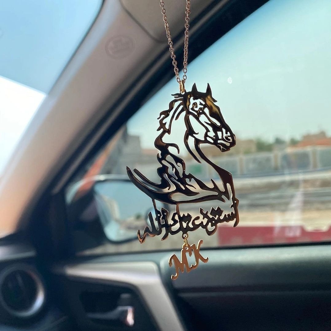 تعليقة سياره ع شكل خيل - صورة 1