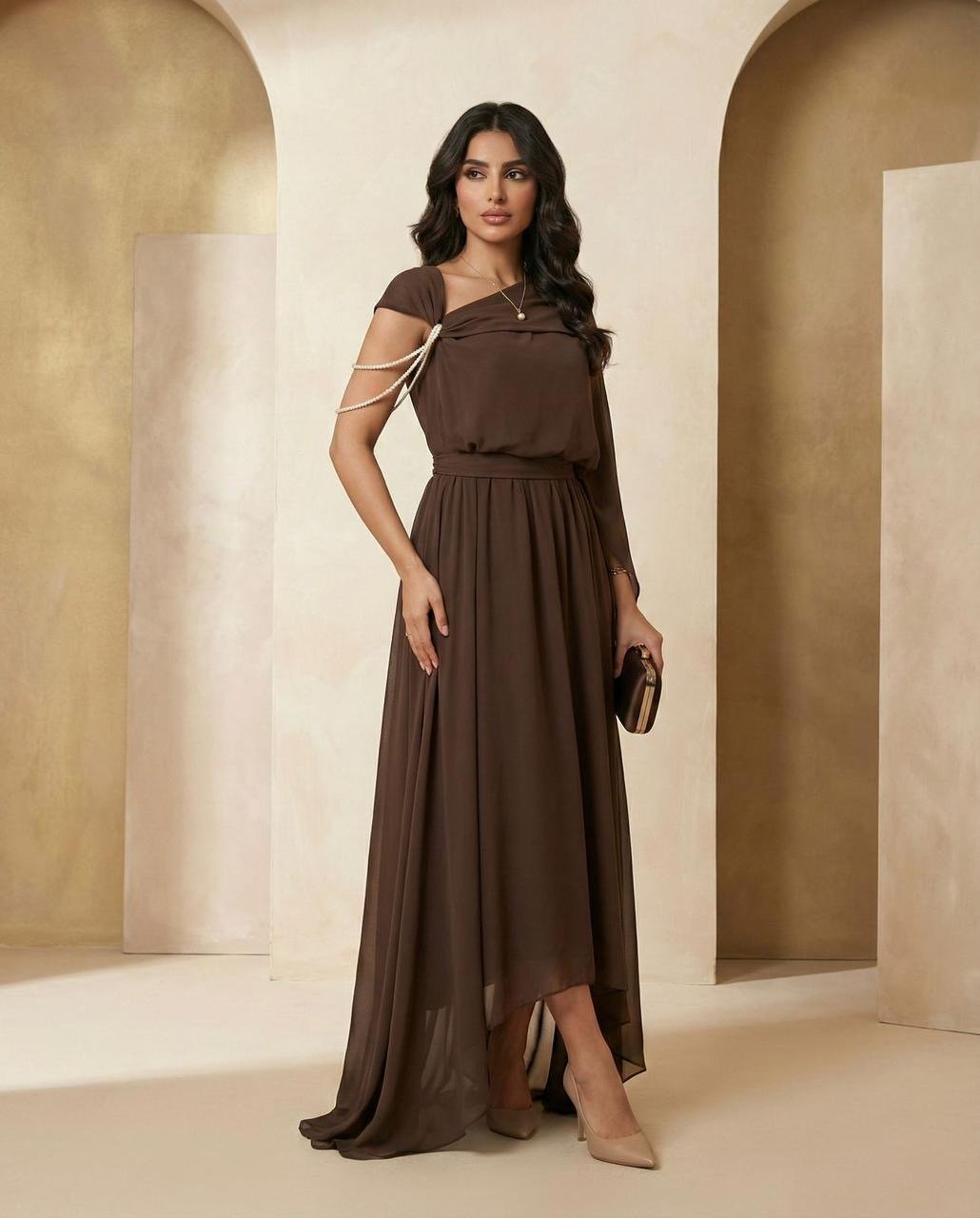 فستان ناعم وغريب - صورة 1
