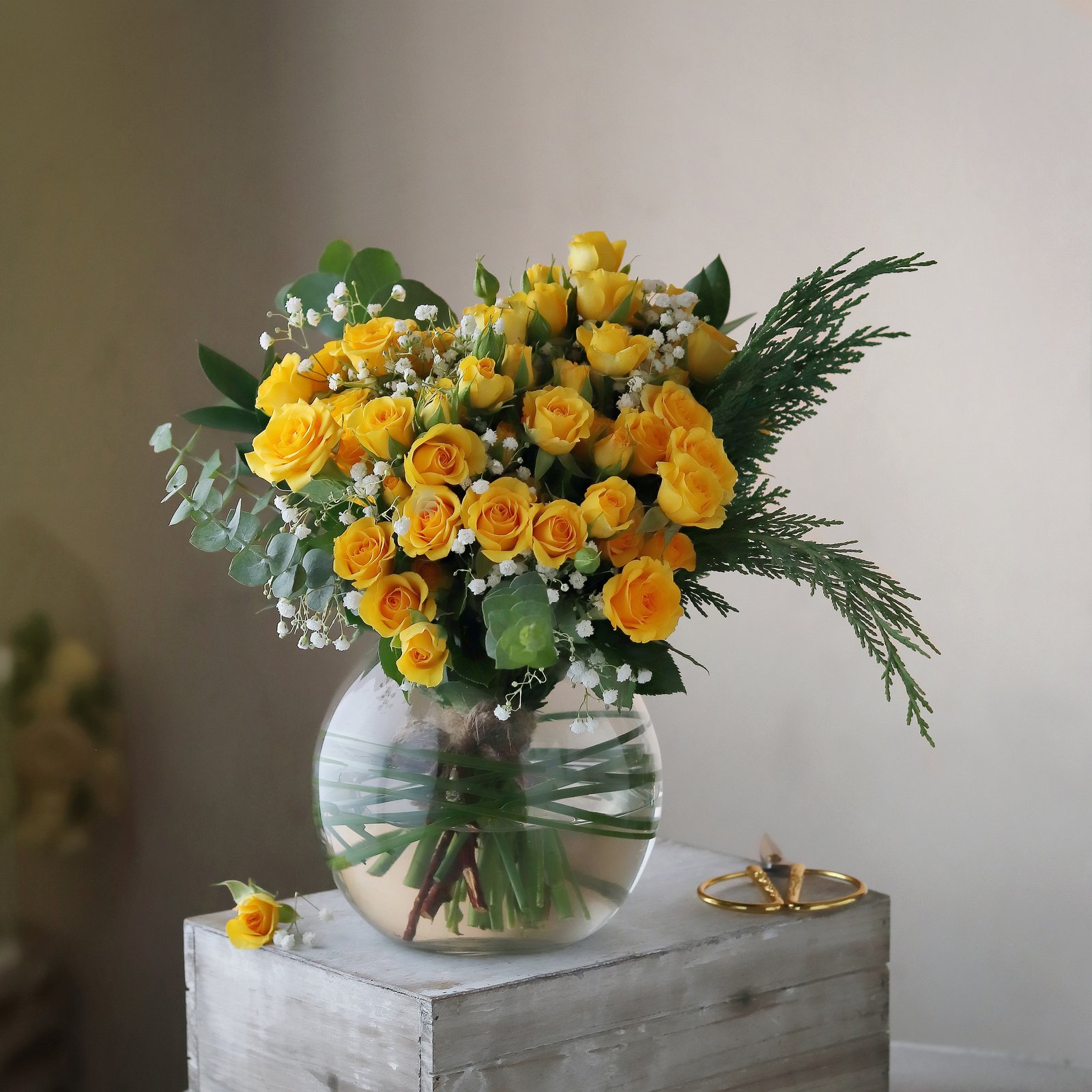 Vase of Natural Roses Baby Gory Yellow - Image 1