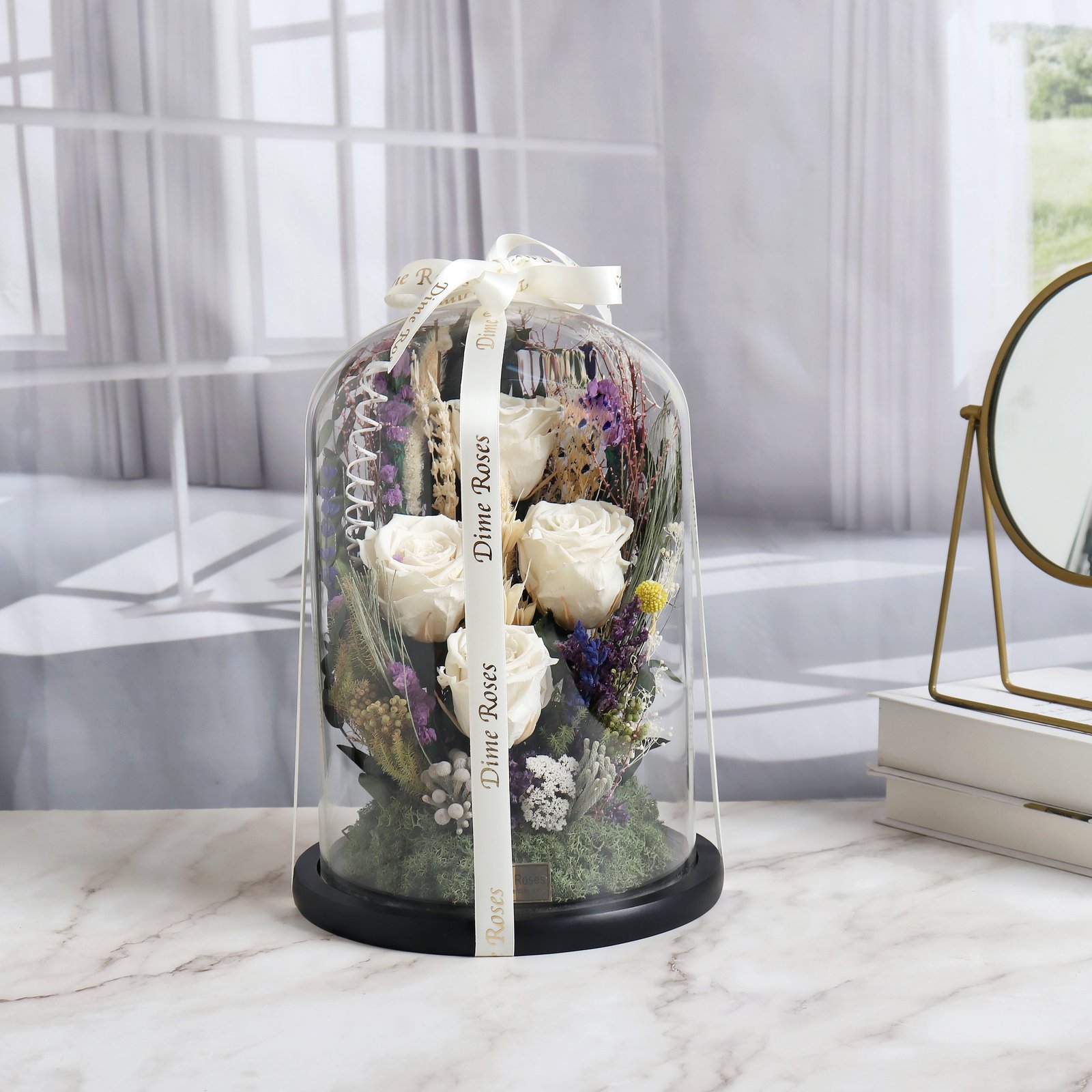 White rose vase for special occasions - Image 1
