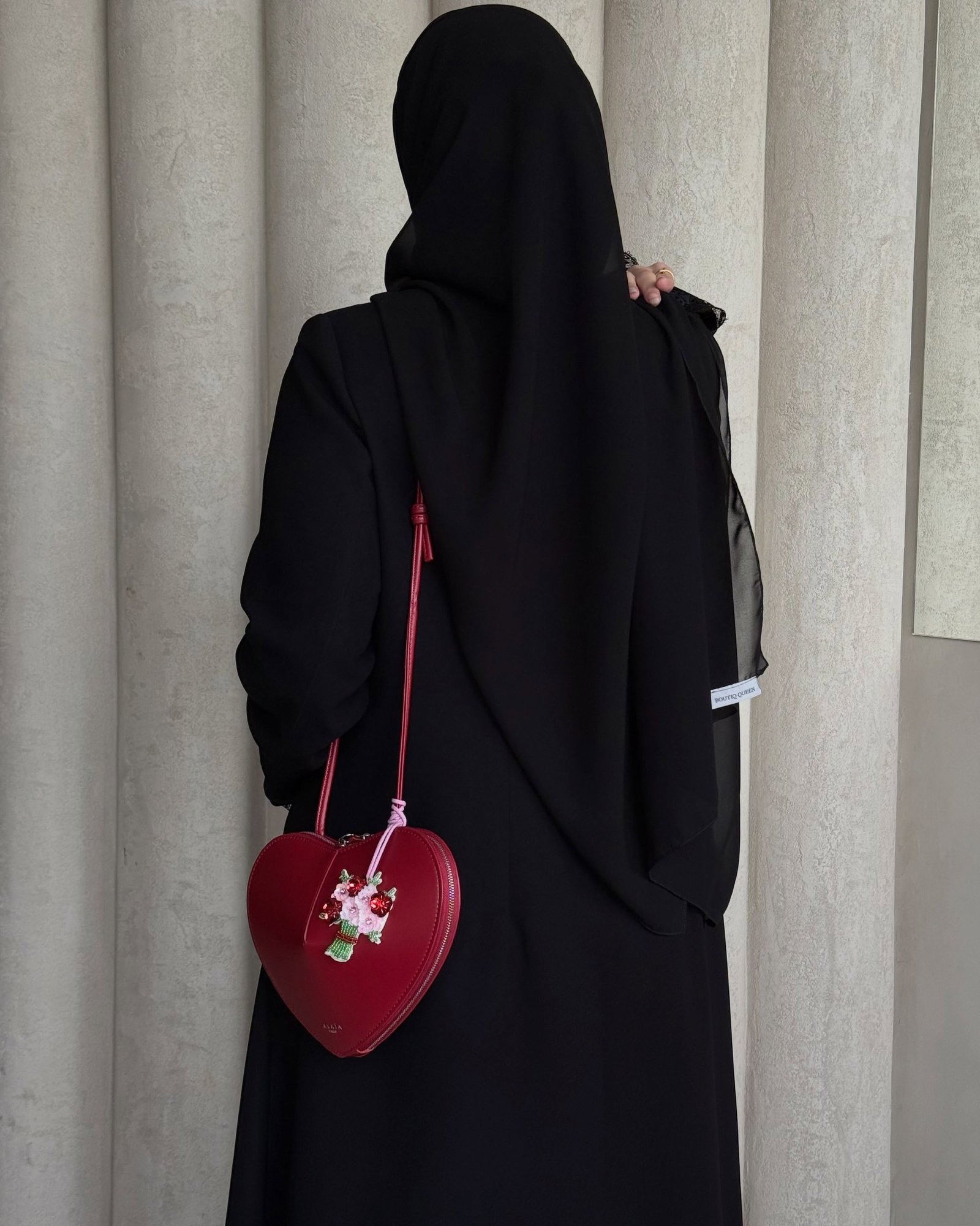 عبايه كريب ملكي مع دانتيل فرنسي  - صورة 4