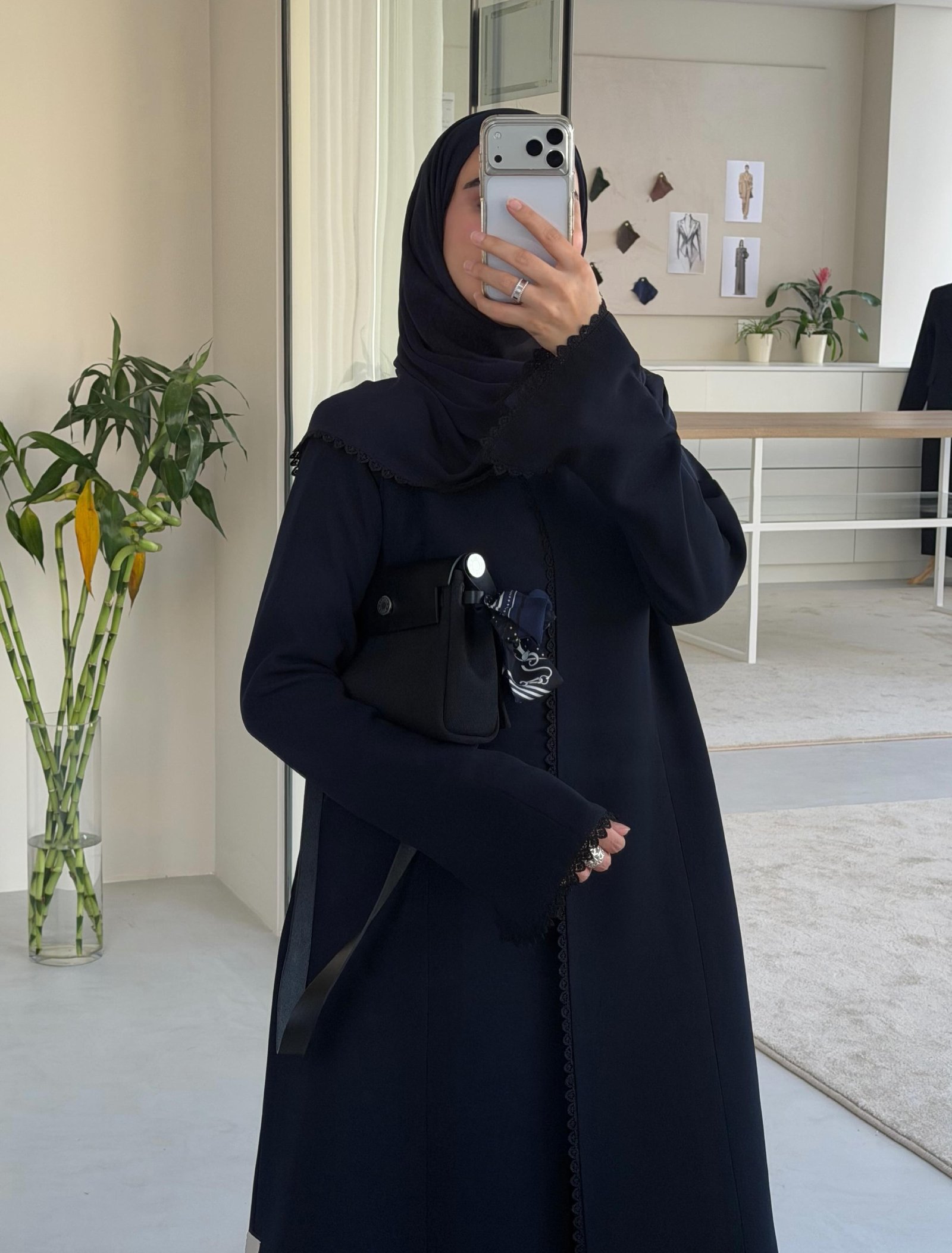 عبايه صيفية بتصميم ناعم  - صورة 1