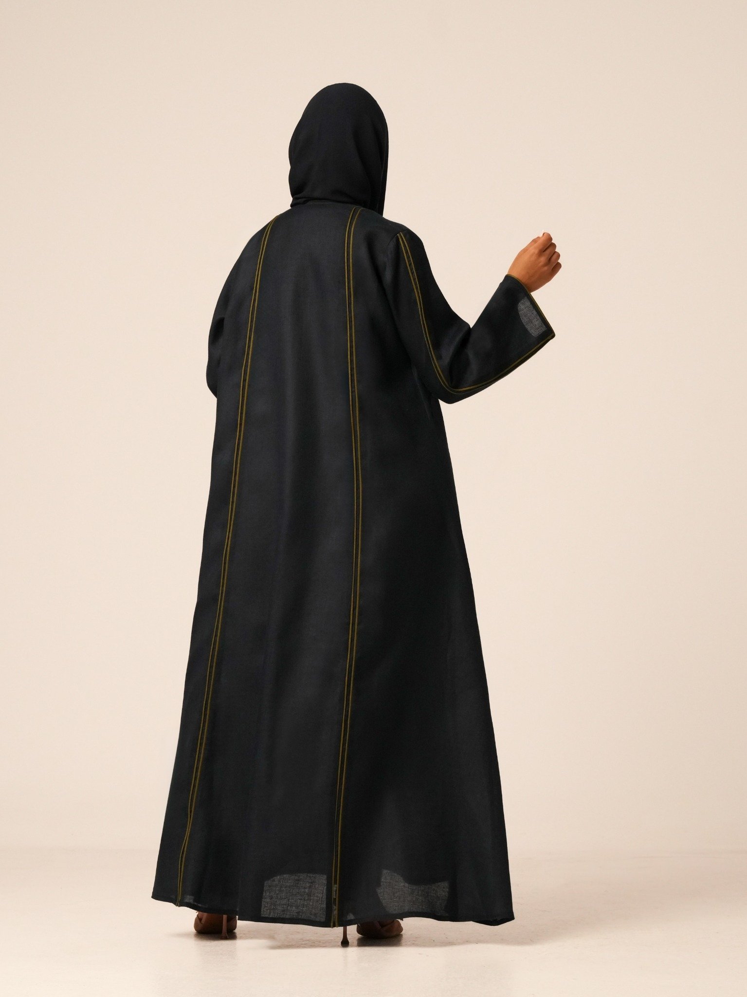 Laced Linen - صورة 3