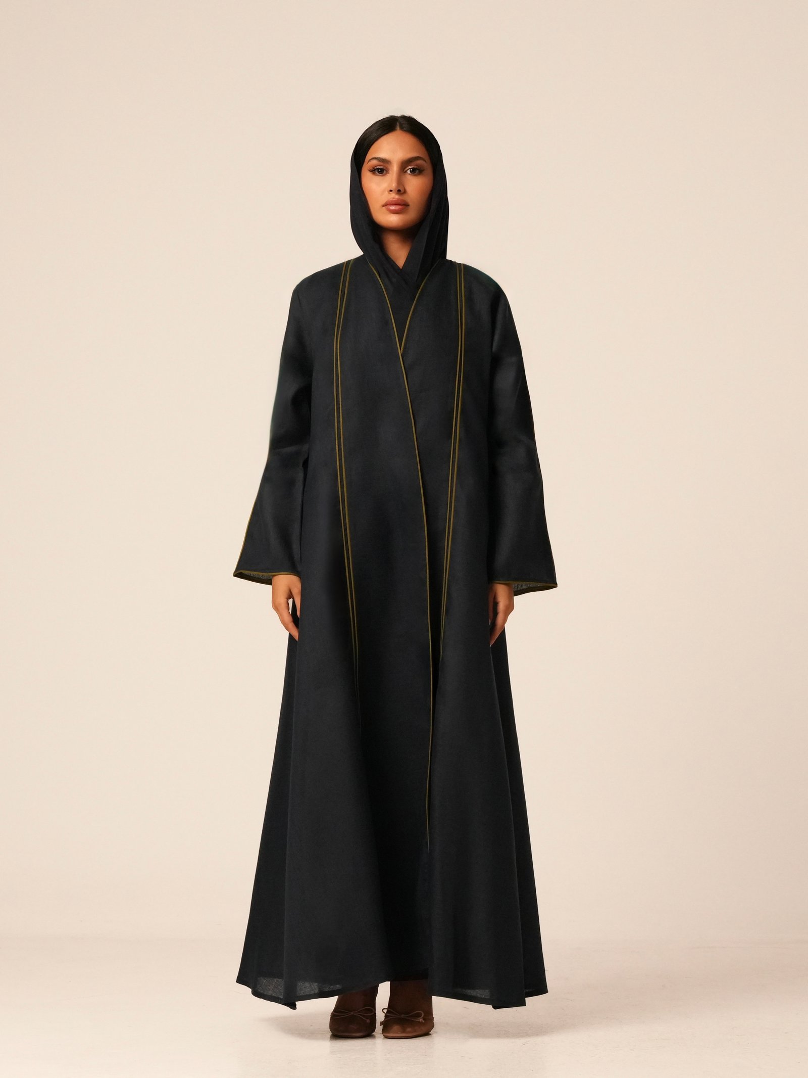 Laced Linen - صورة 1