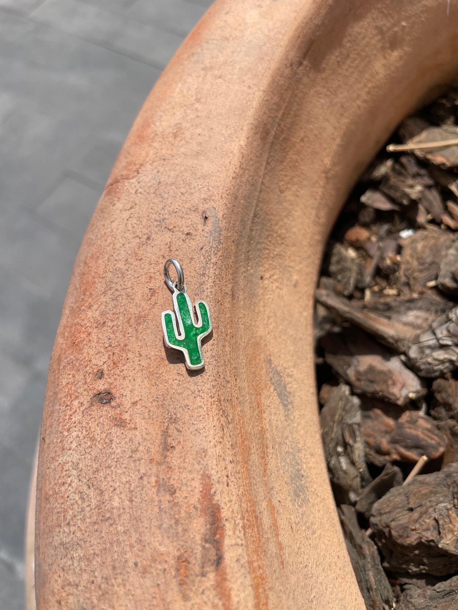 Green Cactus Pendant  - صورة 2