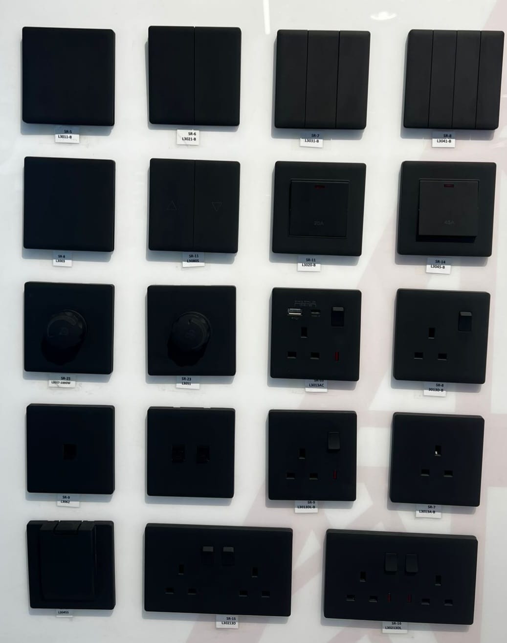 Demo Glass  modern Black Piano Plug Set - Image 1