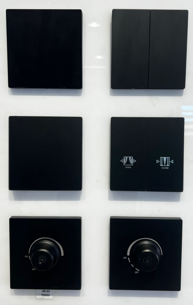 Demo Glass  modern Black Piano Plug Set - Image 4