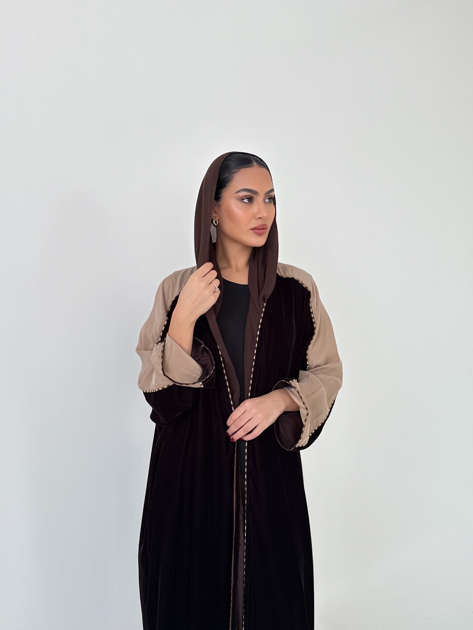 Korean Velvet Bisht Abaya - Image 3