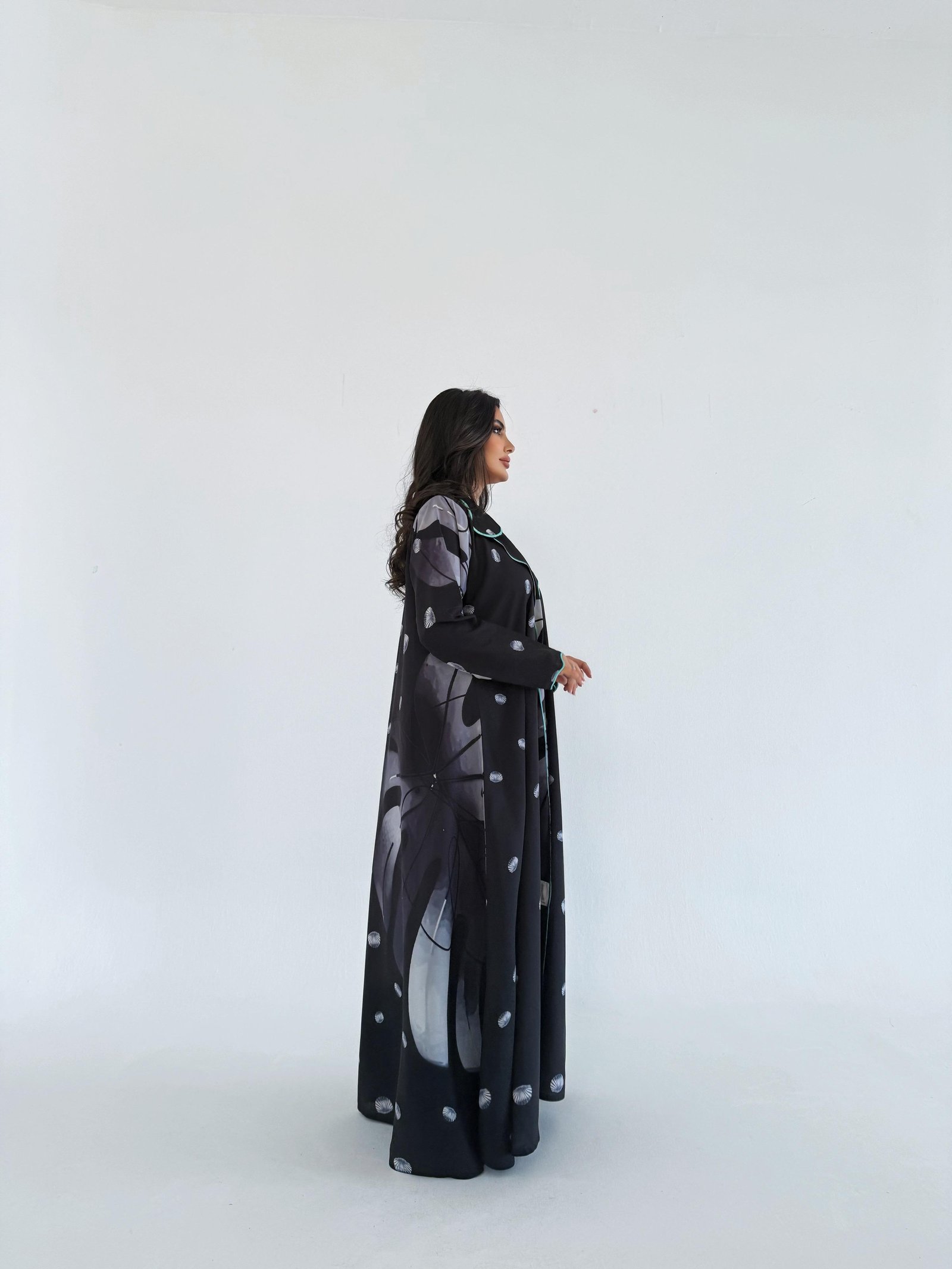 Exclusive Lightweight Crepe Abaya with Shell Pattern - Image 3