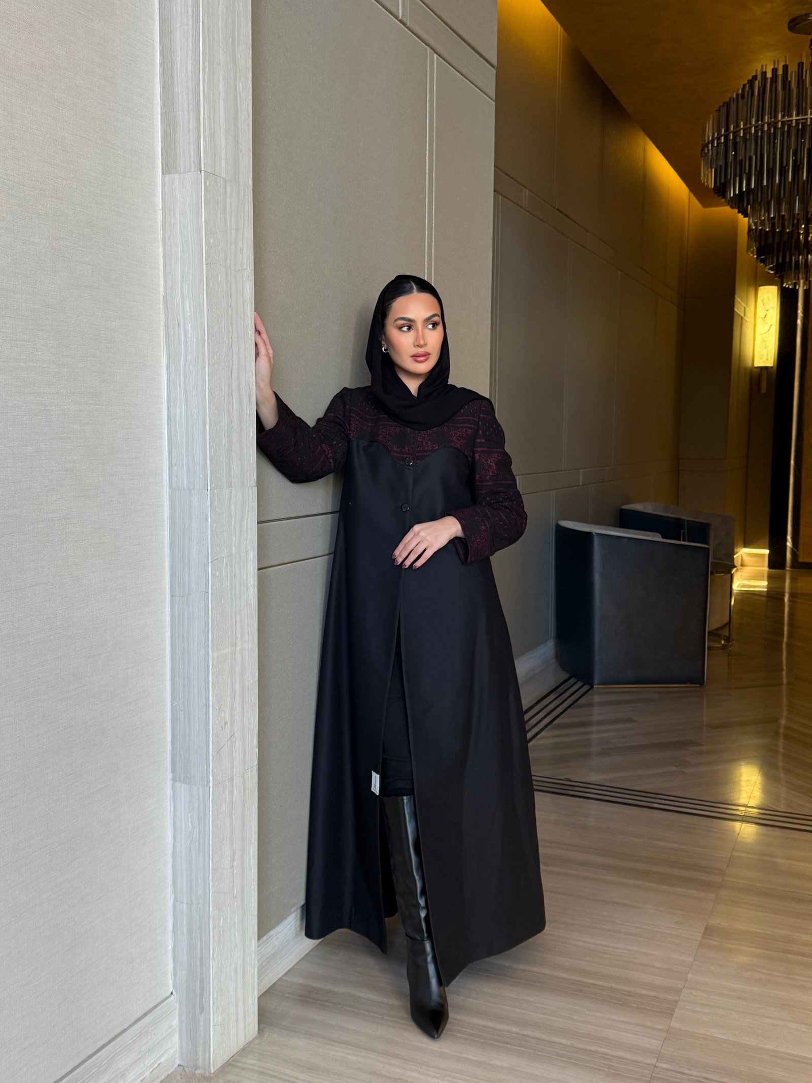 Formal Linen Abaya with Lace Details - Image 3