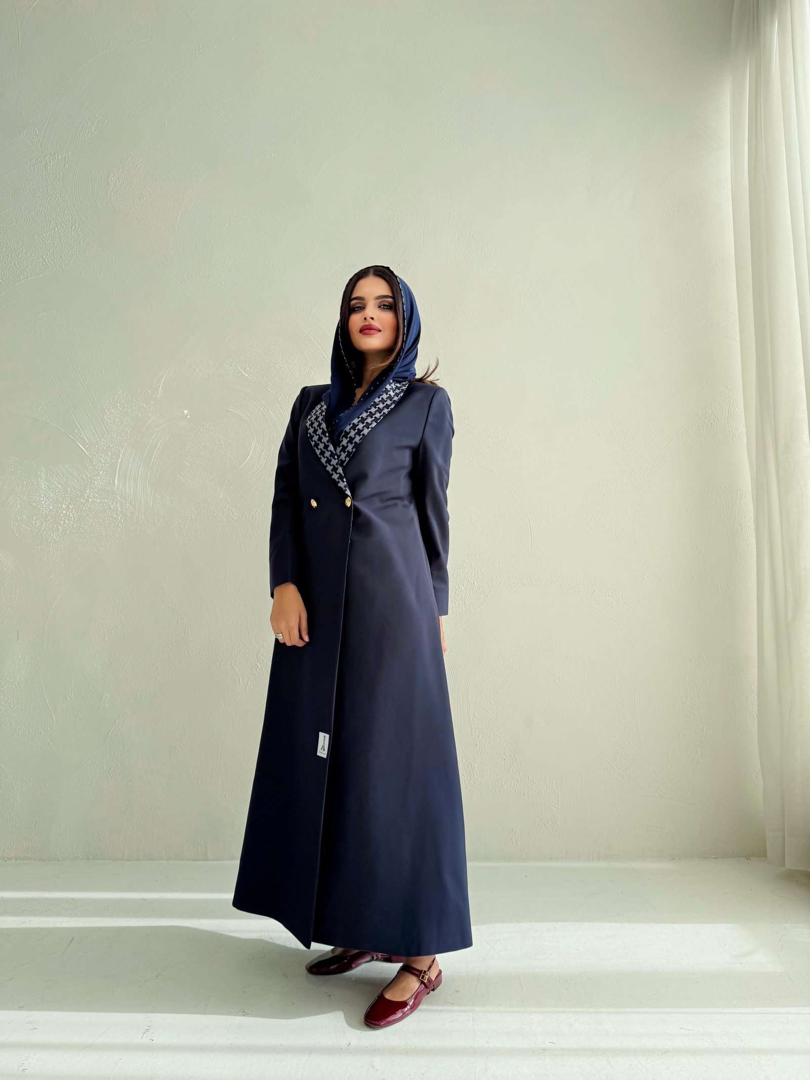 Fluid Linen Abaya - Image 4