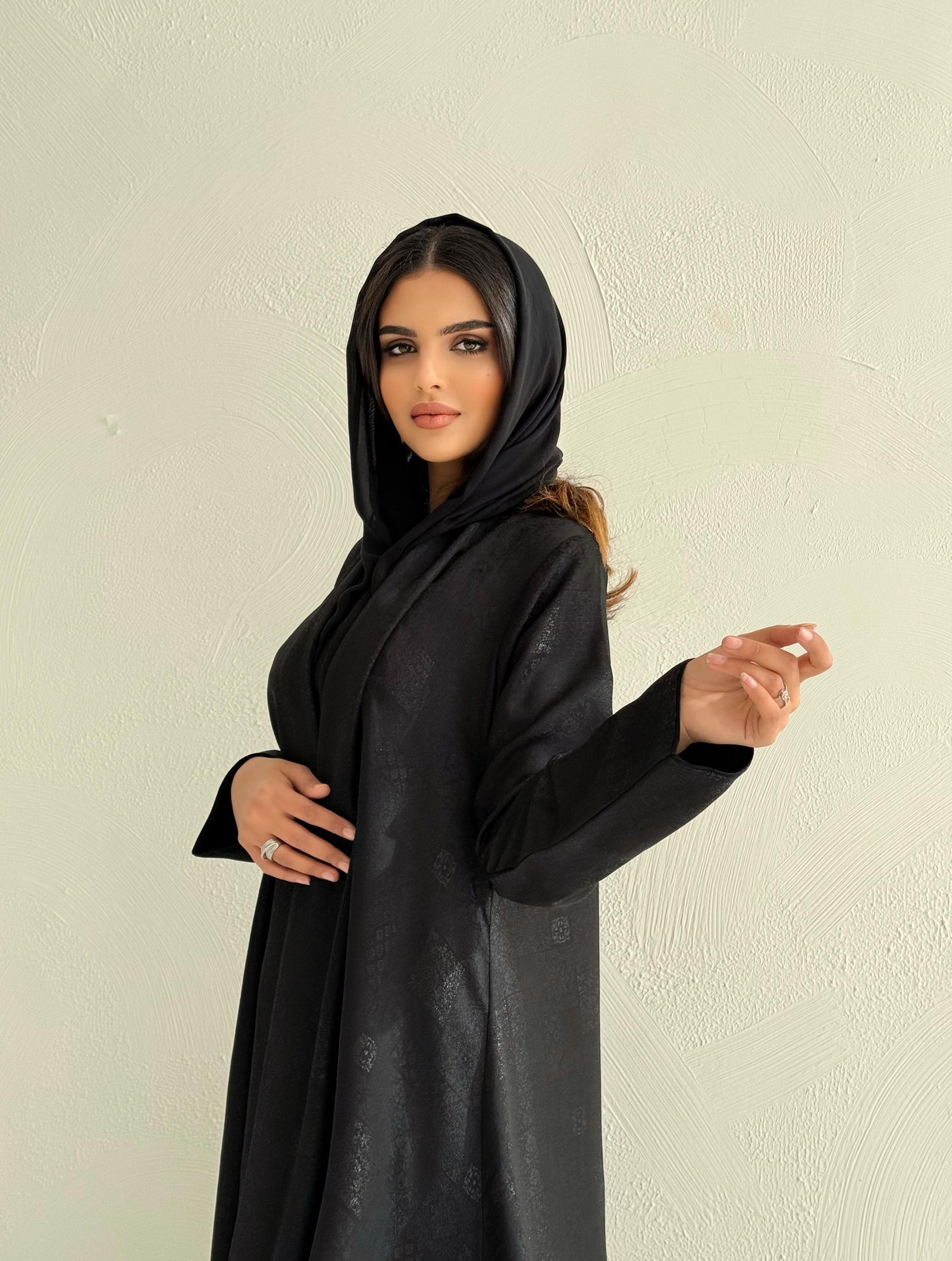 Flowing Cloche Crepe Abaya - Image 2