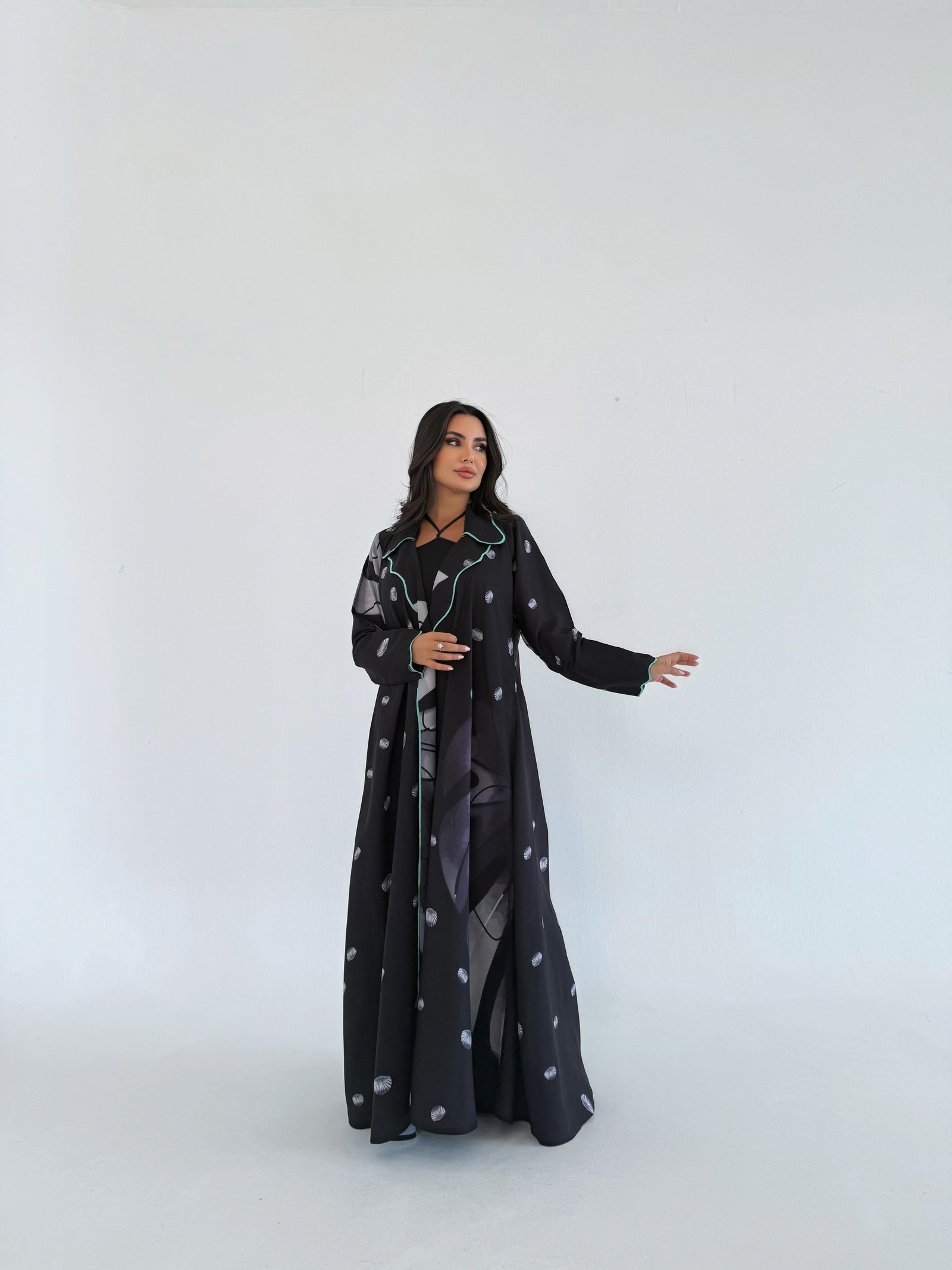 Exclusive Lightweight Crepe Abaya with Shell Pattern - Image 2