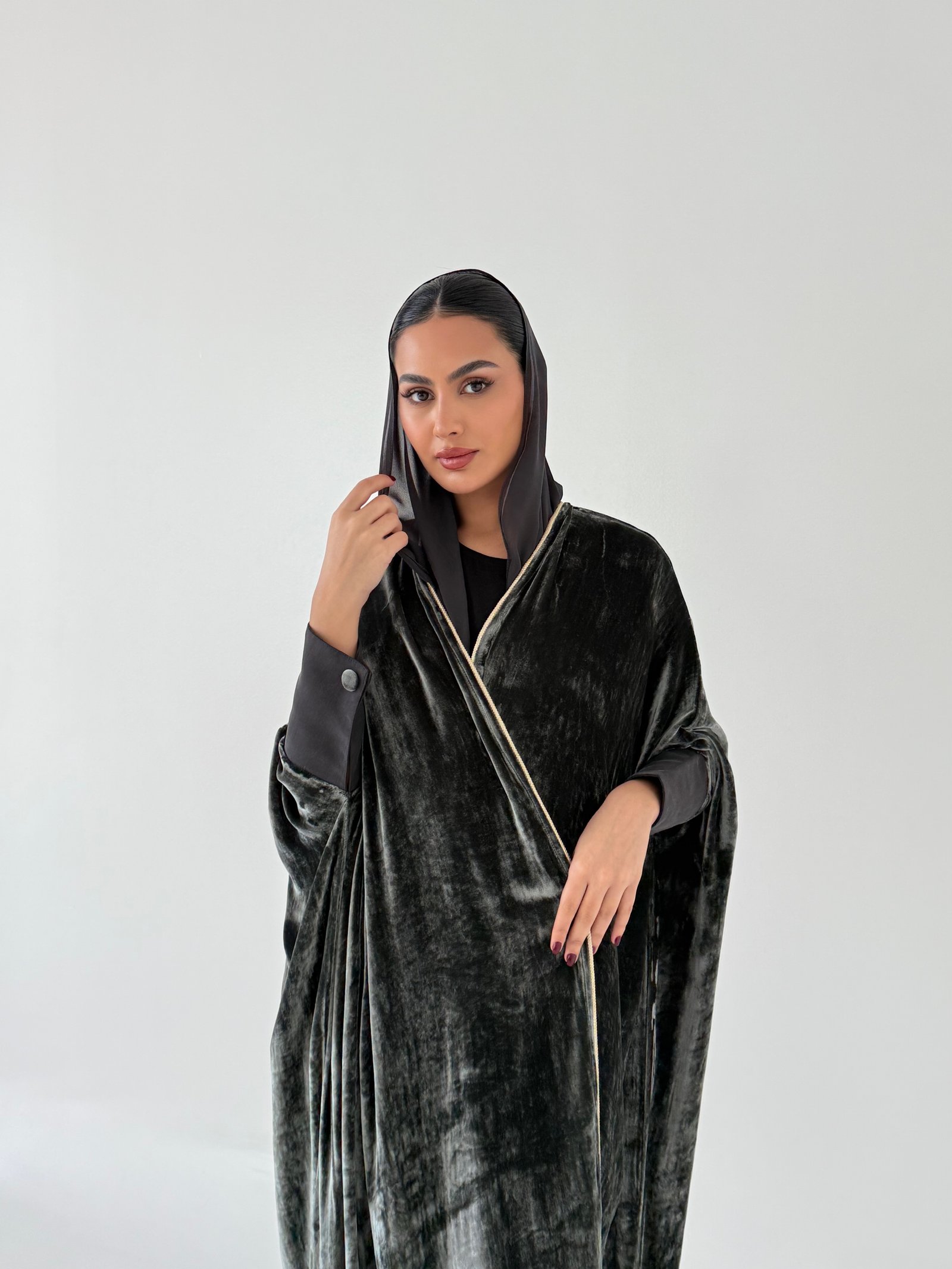 French Velvet Abaya - Image 3