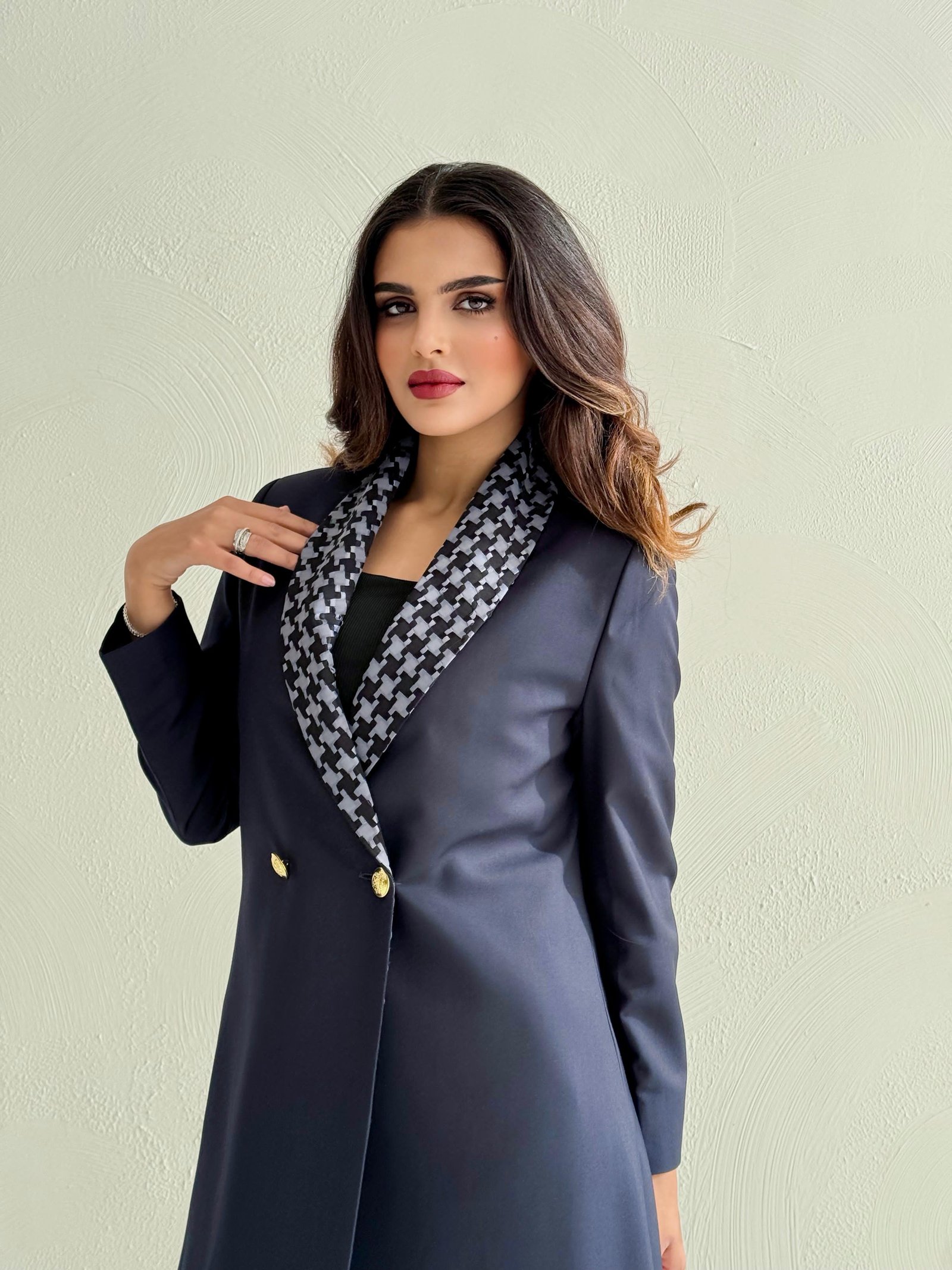 Fluid Linen Abaya - Image 5