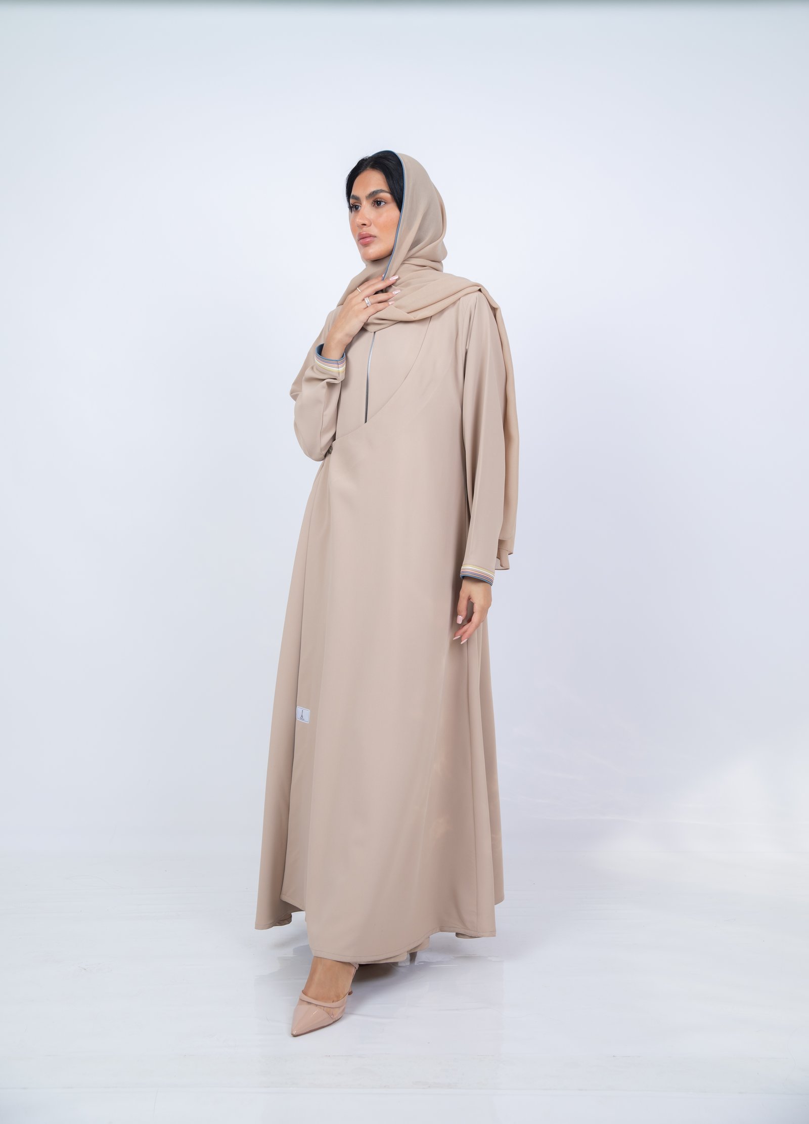 Elegant Crepe Abaya with Refined Sleeve Details - Image 4