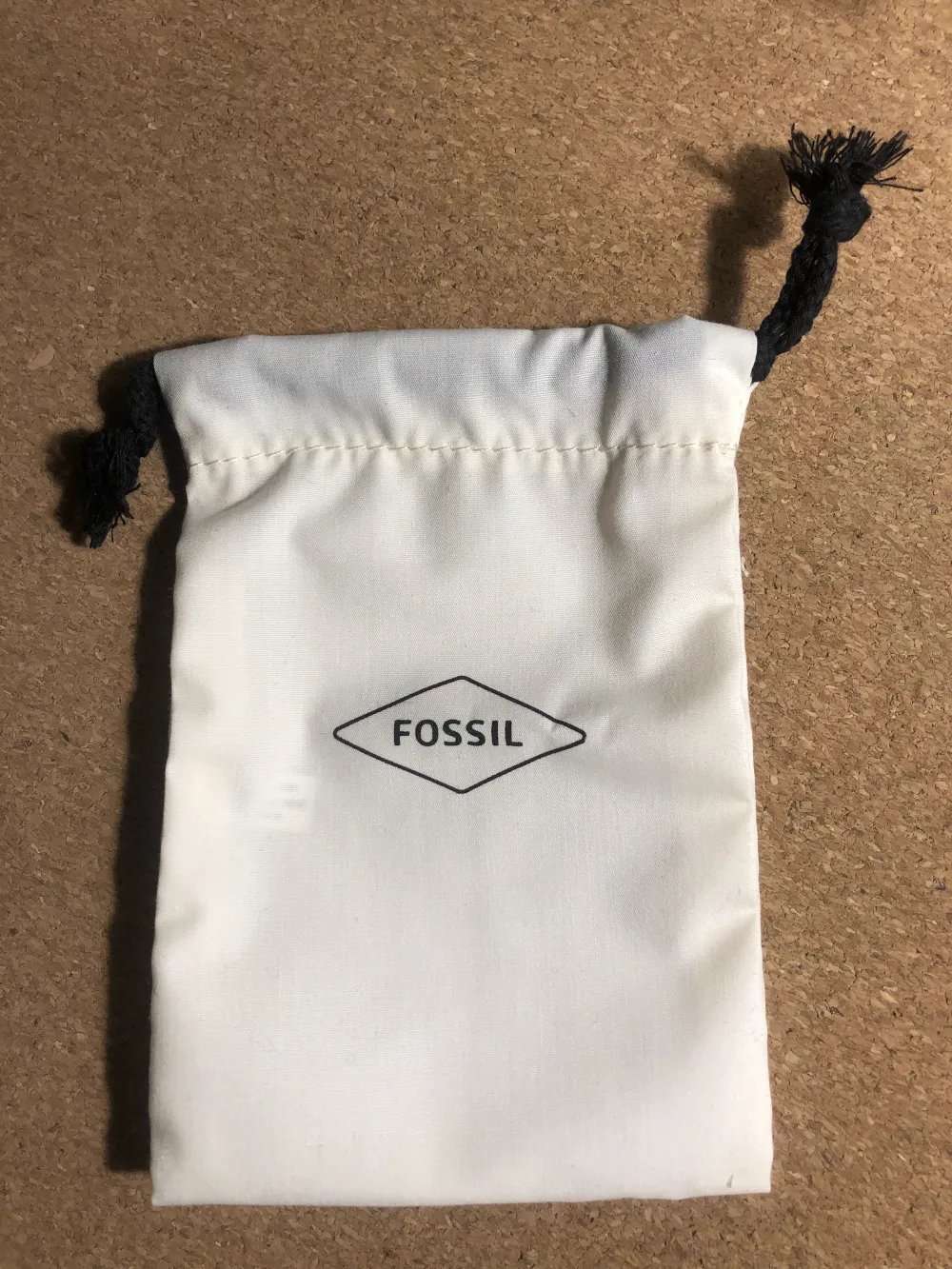 اقراط مزيّنة بكريستال | Fossil - صورة 4