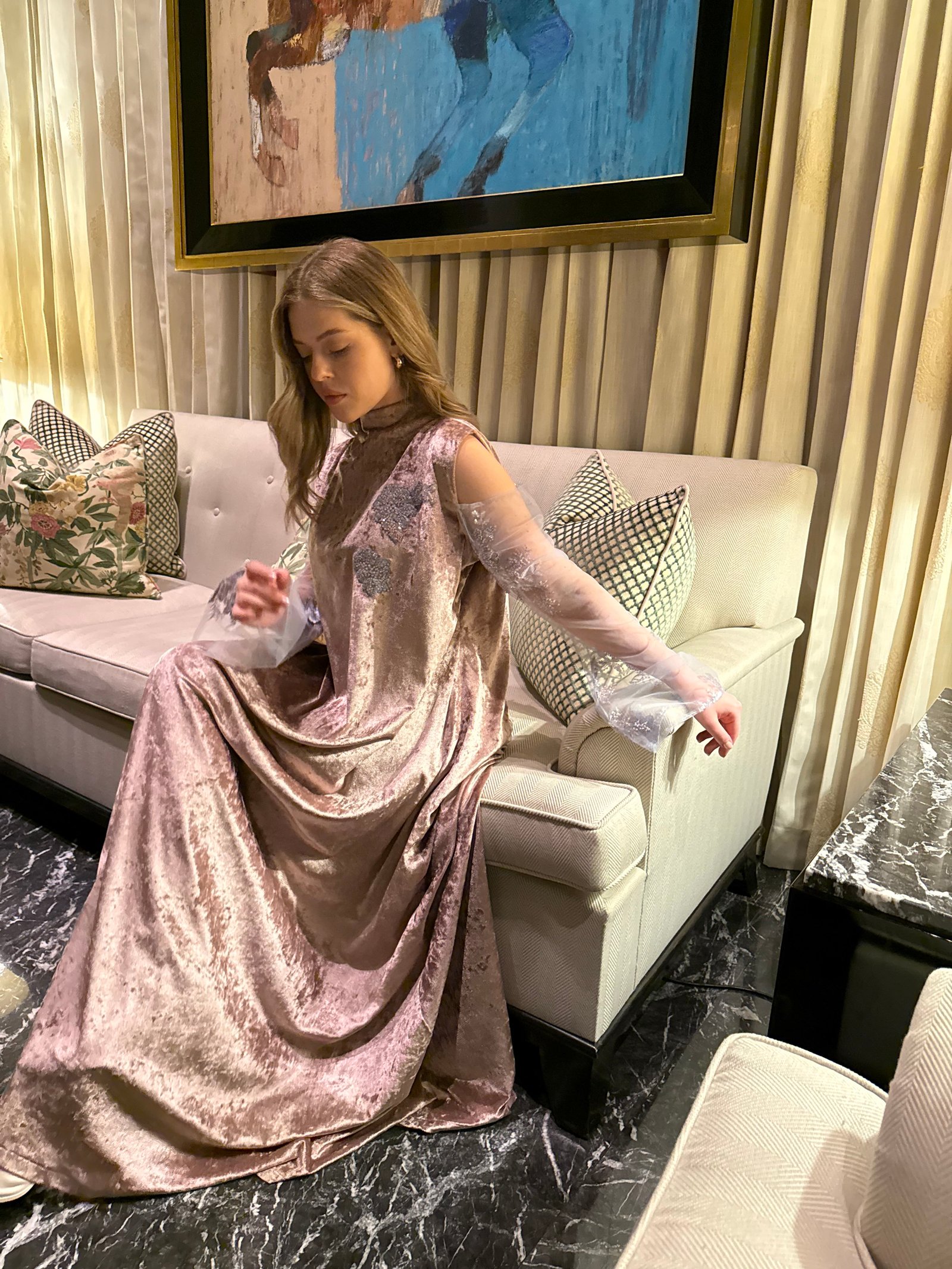فستان روز كوارتز | Rose Quartz Velvet Dress - صورة 3