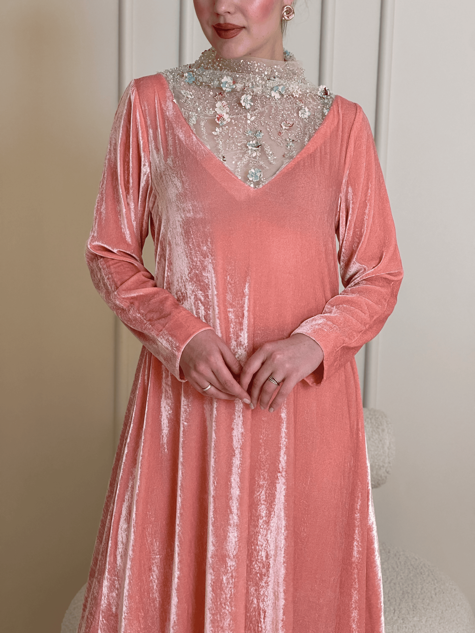Blush Rose Velvet Kaftan - Image 2