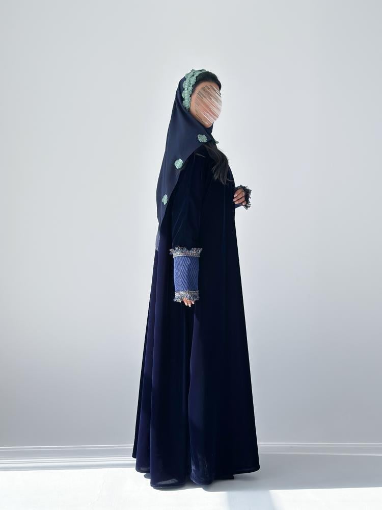 Blue on Blue - صورة 2