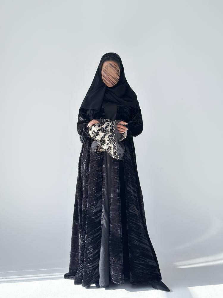 Feminine - صورة 2