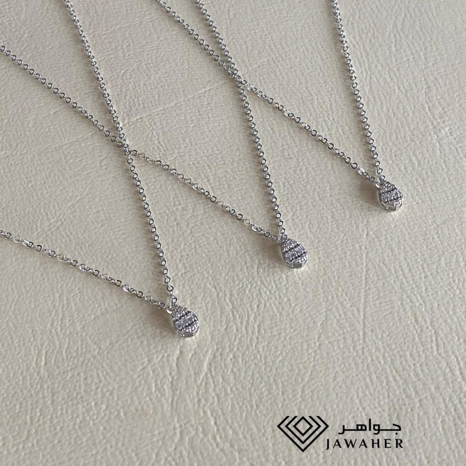عقد اللوجن ذهب 18 - صورة 5