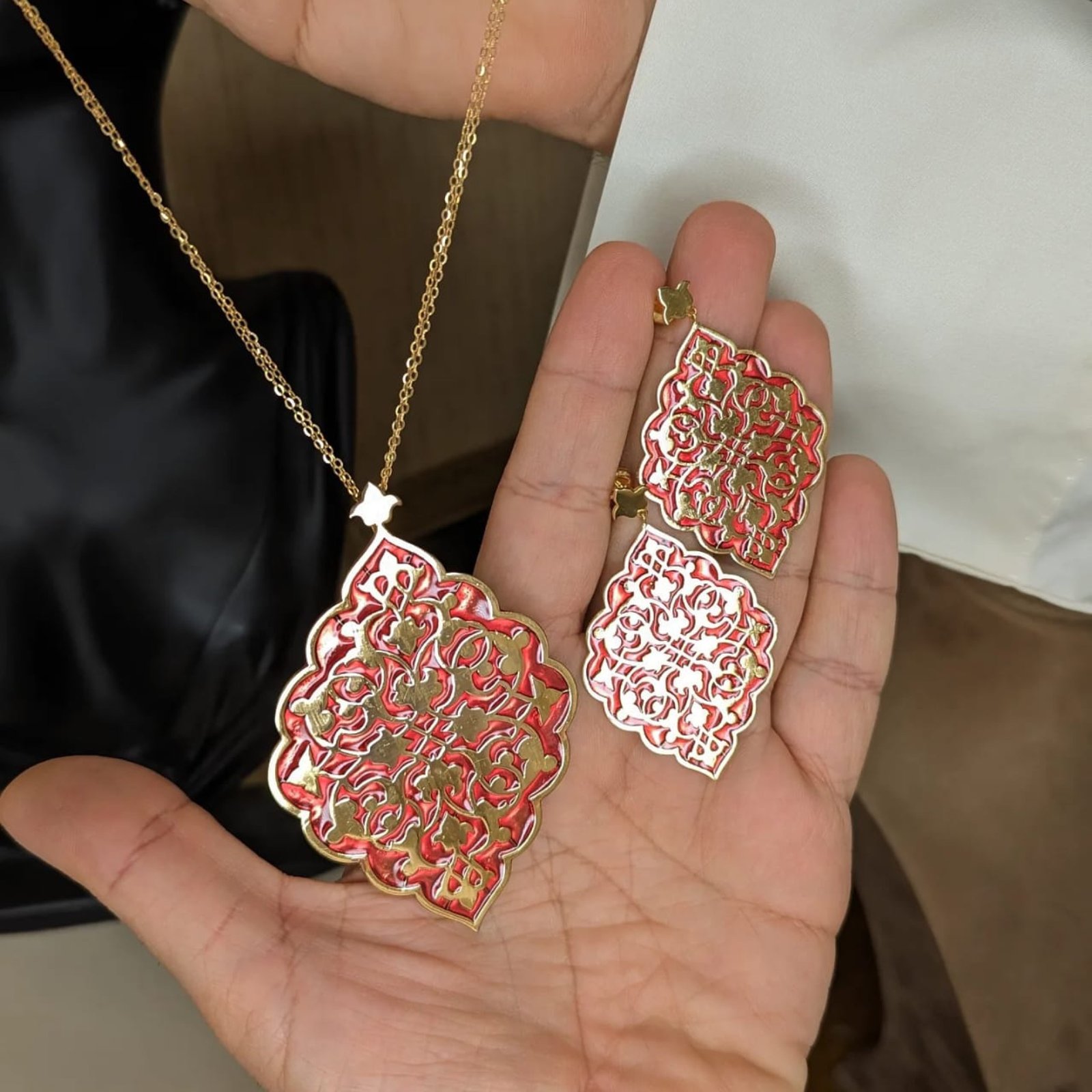 عقد وحلق زخارف ذهب 21 - صورة 9