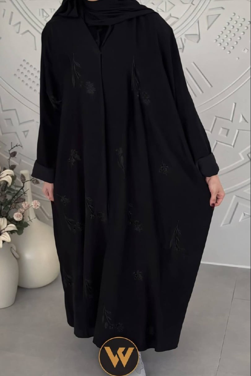 عباية حرير مطرزة بورود فخمة 🌸 - صورة 1