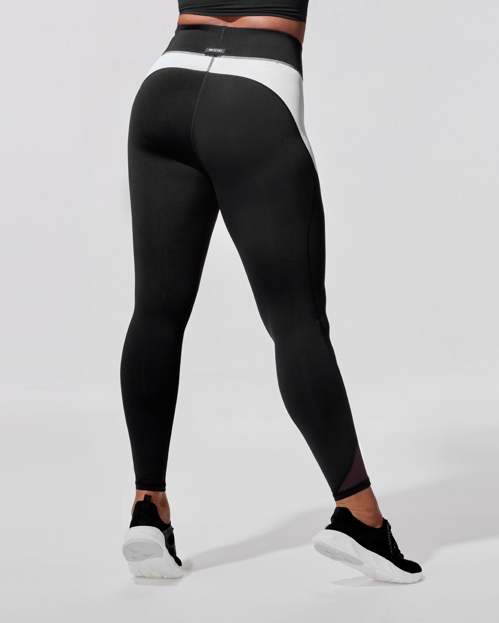 Michi - Flare Legging - صورة 6